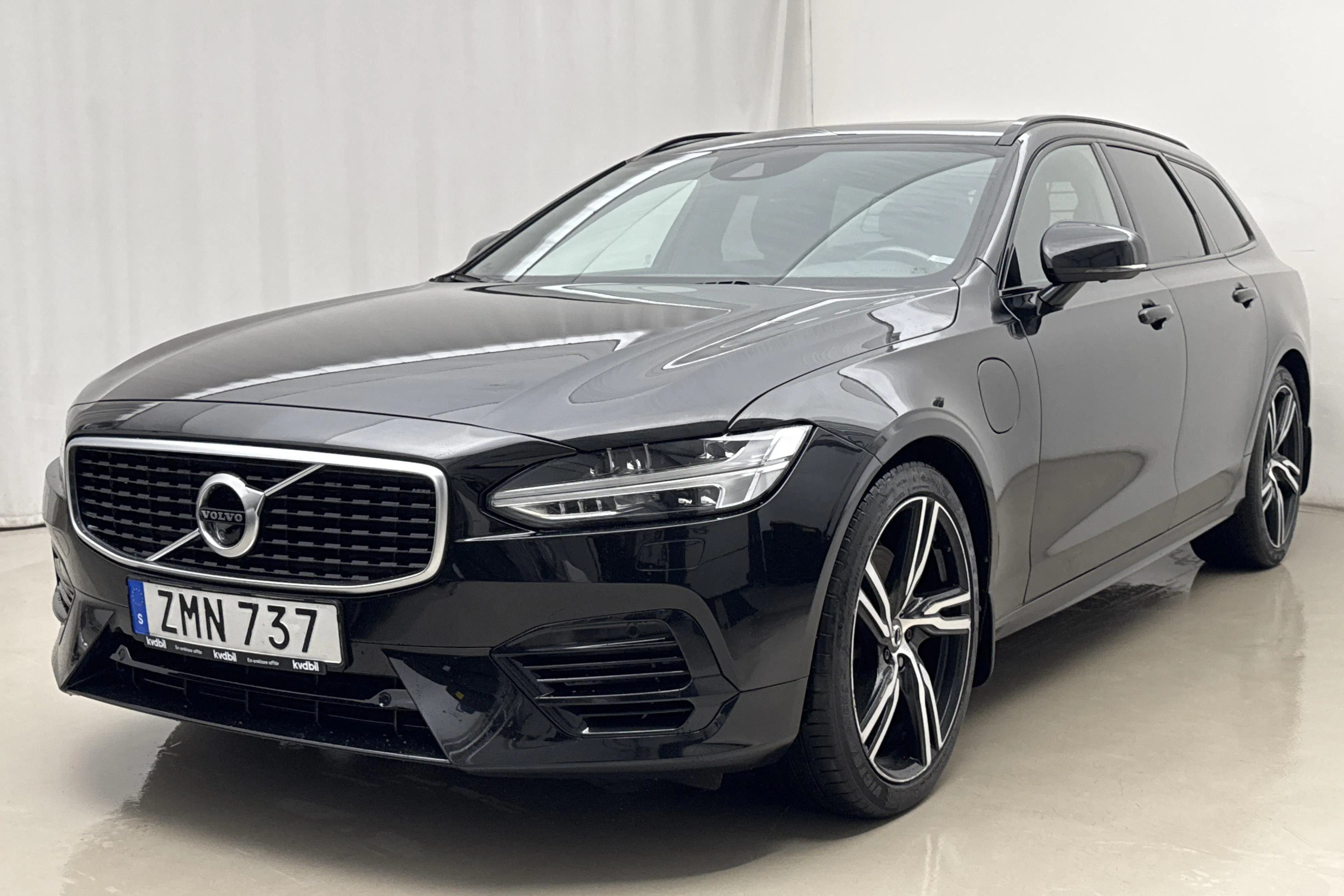 Presentation photo 1 of 27: Volvo V90 T8 AWD Twin Engine (390hk) - 172 230 km - Automatic - black - 2020