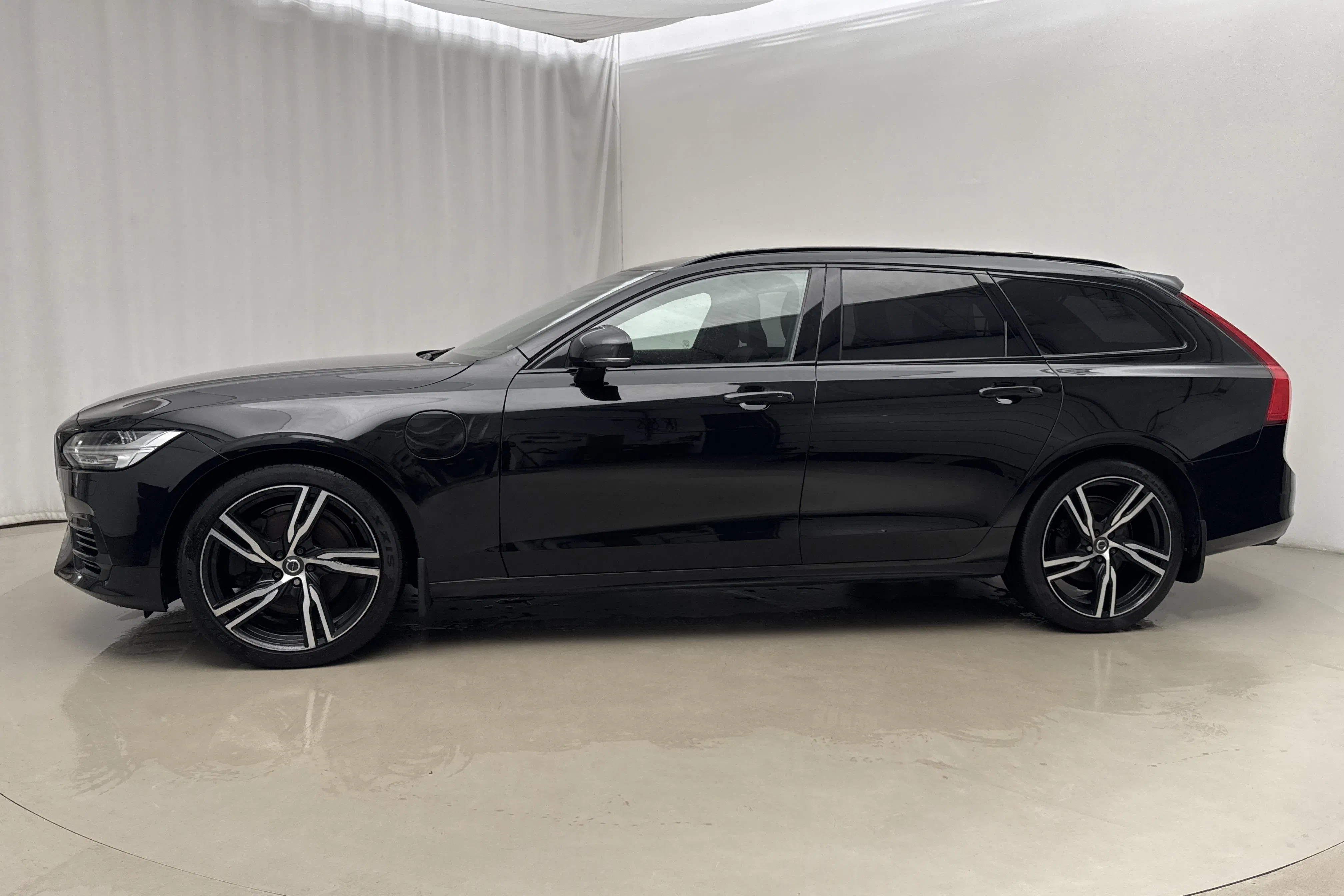 Presentation photo 2 of 27: Volvo V90 T8 AWD Twin Engine (390hk) - 172 230 km - Automatic - black - 2020