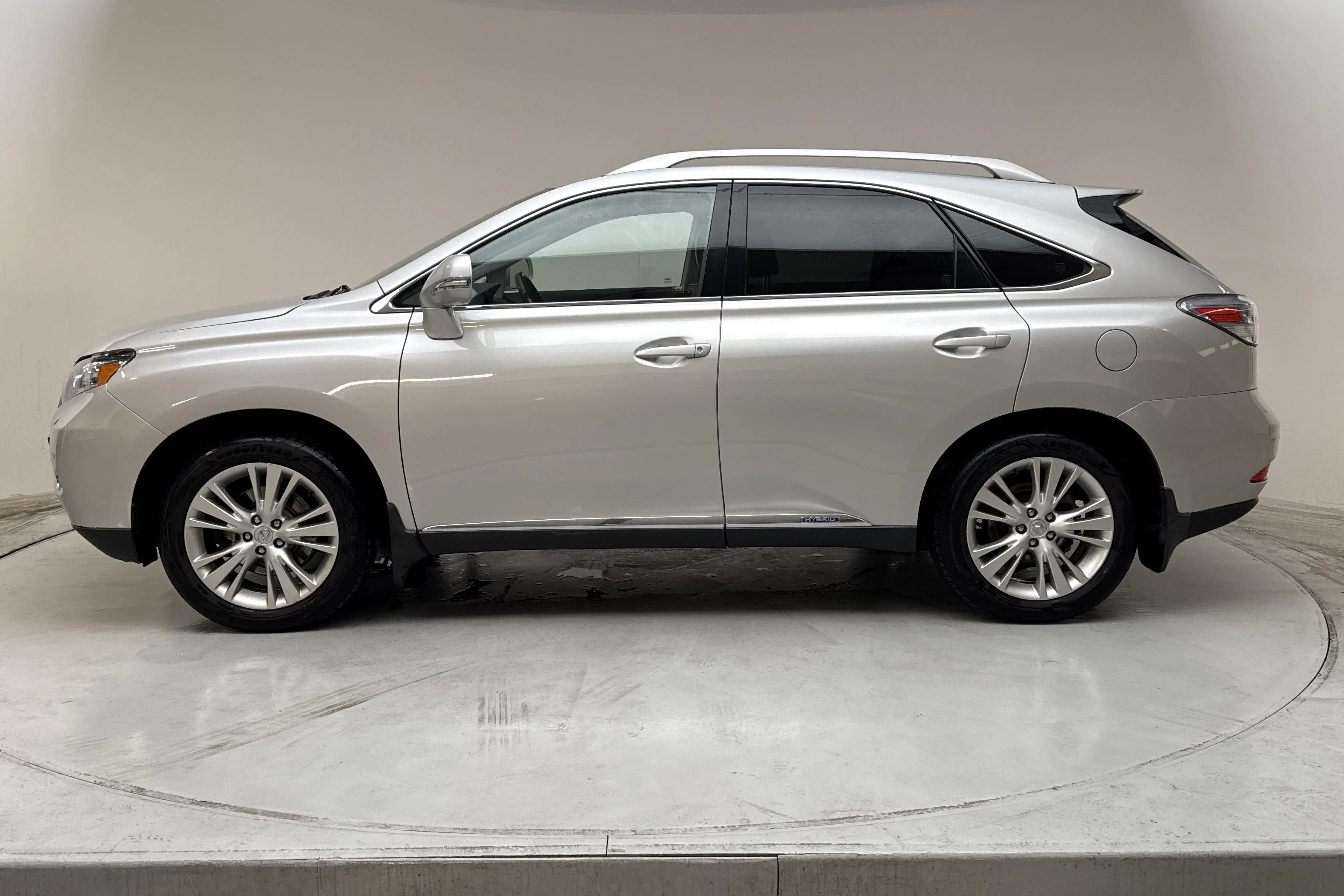 Presentation photo 2 of 18: Lexus RX 450h AWD (249hk) - 20 334 Scandinavian mile - Automatic - silver - 2010