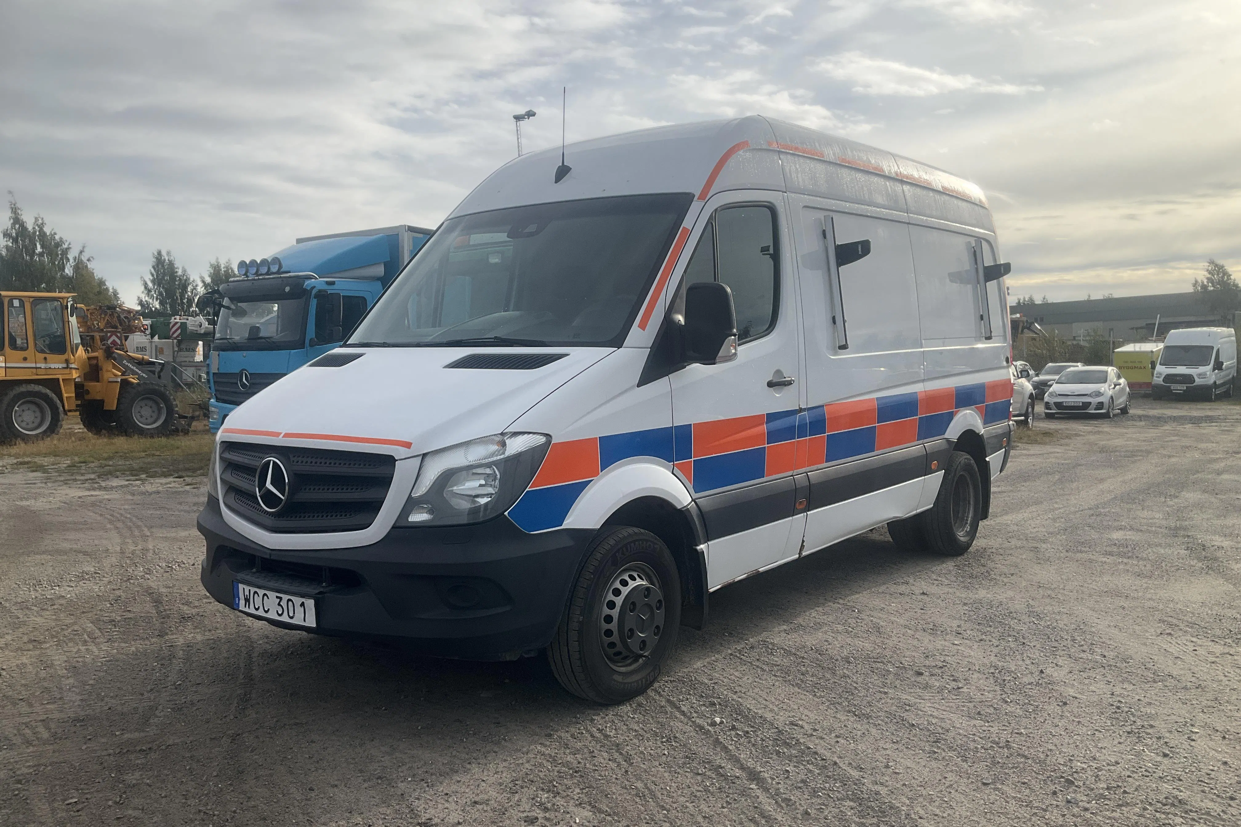 Presentation photo 1 of 41: MERCEDES SPRINTER 519 CDI - 185 307 km - Automatic - white - 2017