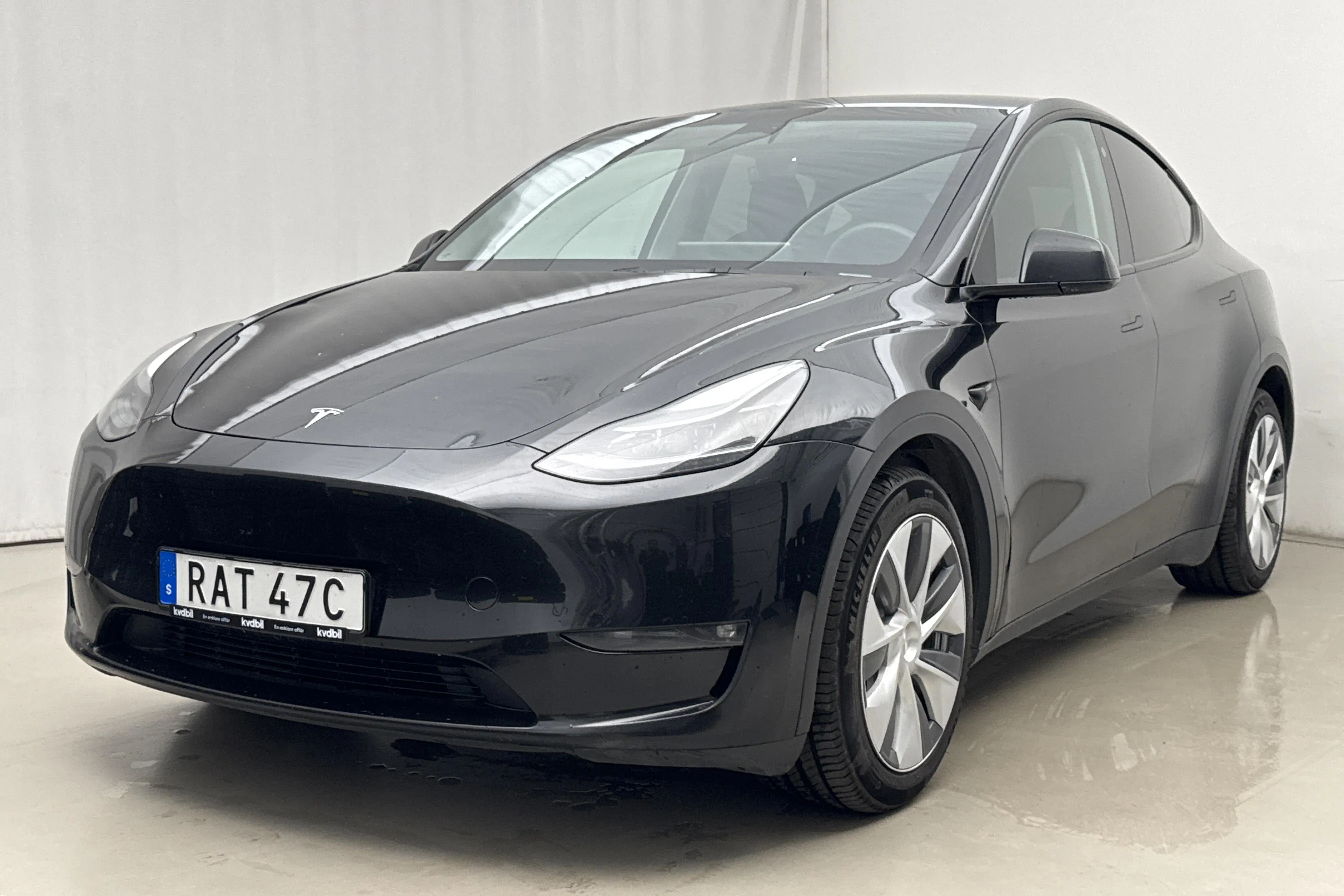Presentationsfoto 1 av 22: Tesla Model Y Long Range Dual Motor AWD - 15 341 mil - Automat - svart - 2023