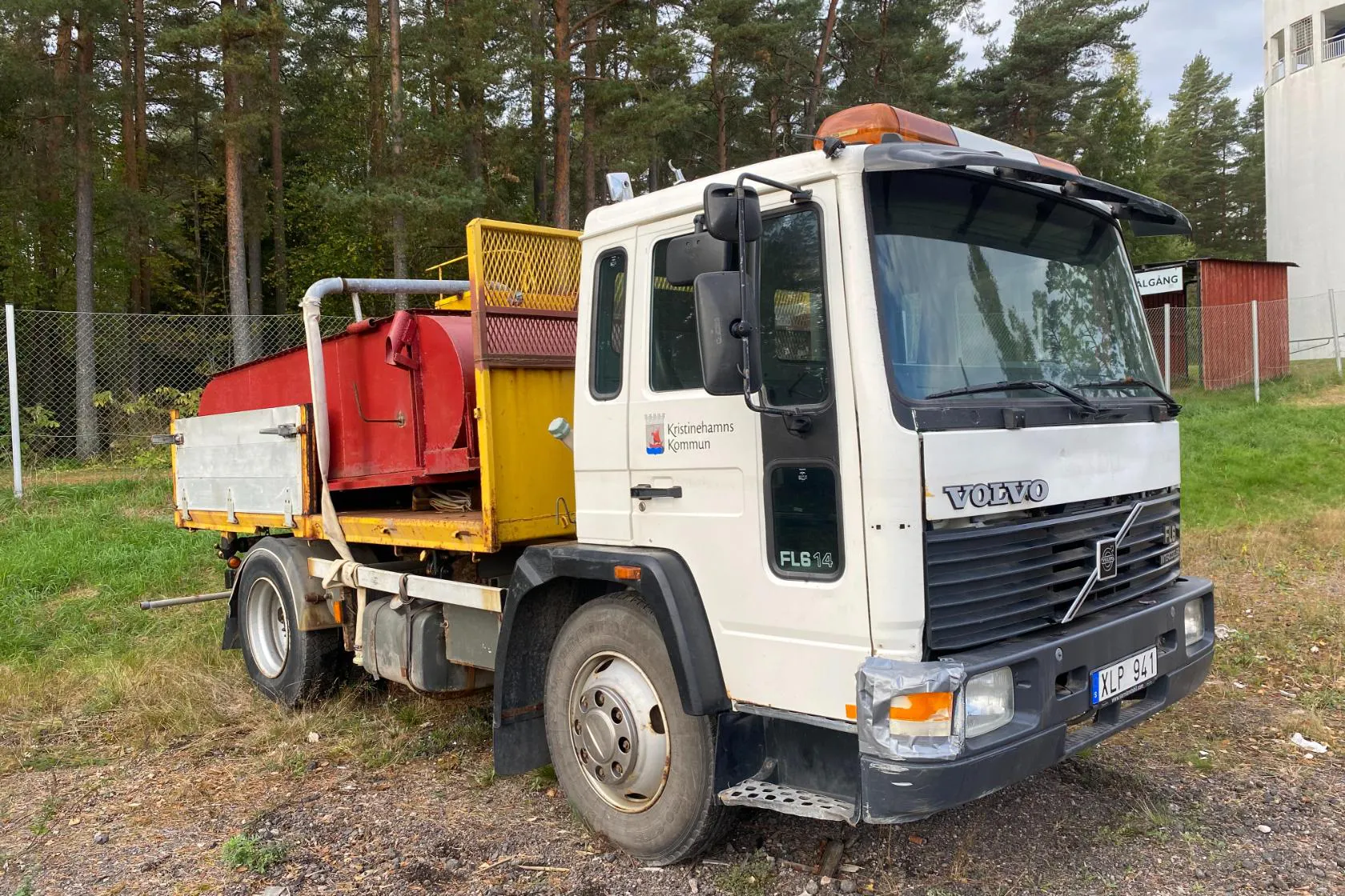 Presentation photo 2 of 28: VOLVO FL614 - 0 km - Manual - white - 1997