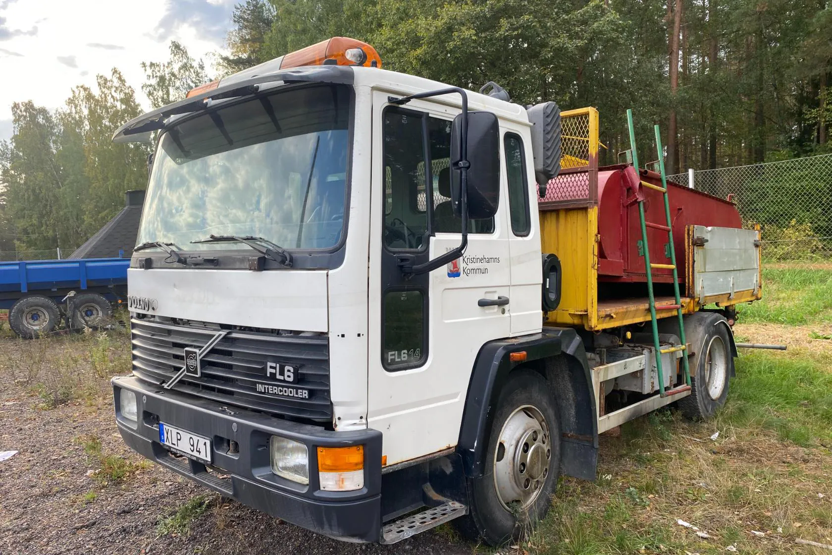 Presentation photo 1 of 28: VOLVO FL614 - 0 km - Manual - white - 1997