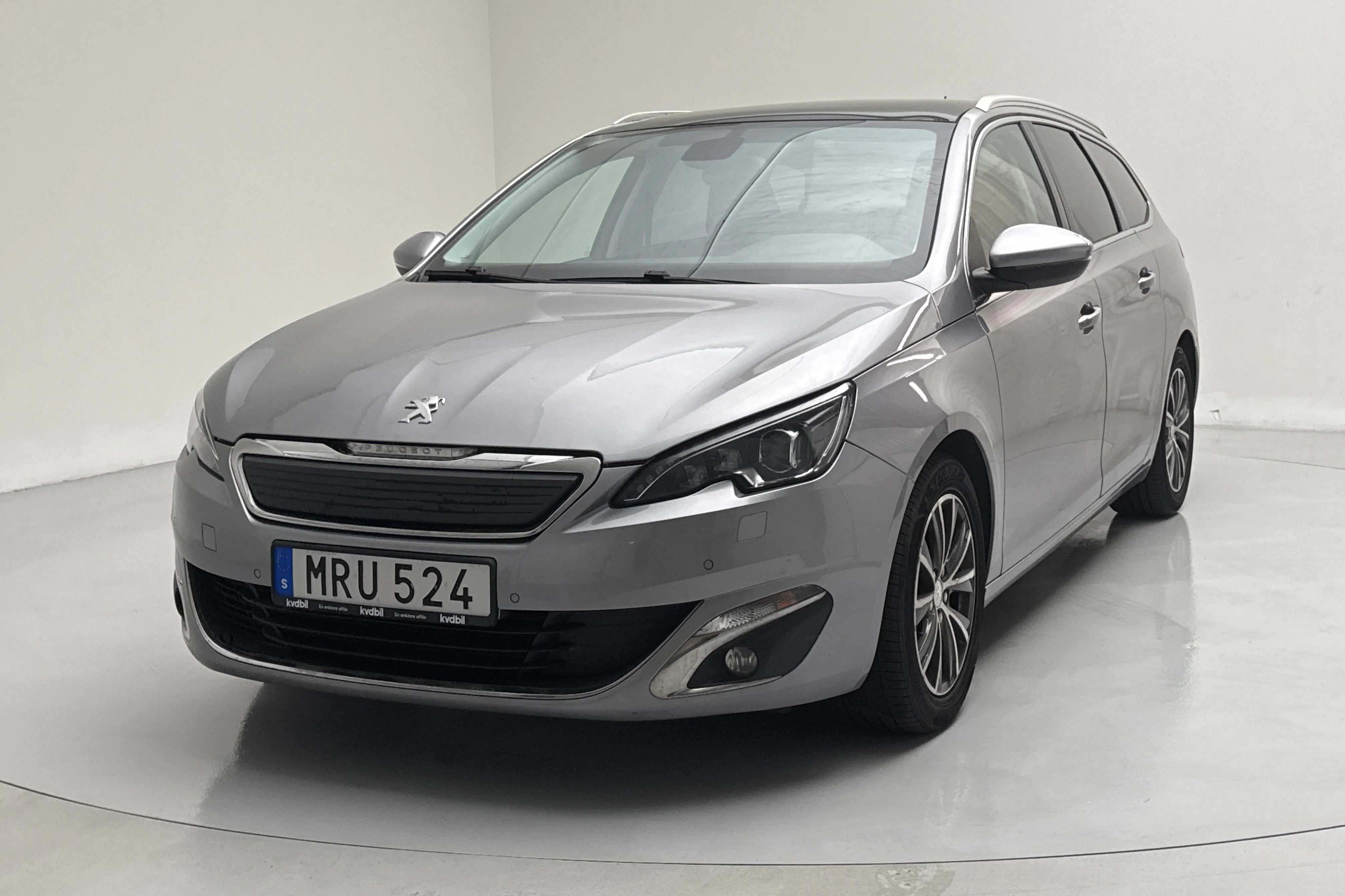Presentation photo 1 of 14: Peugeot 308 SW PureTech (130hk) - 111 020 km - Manual - gray - 2015
