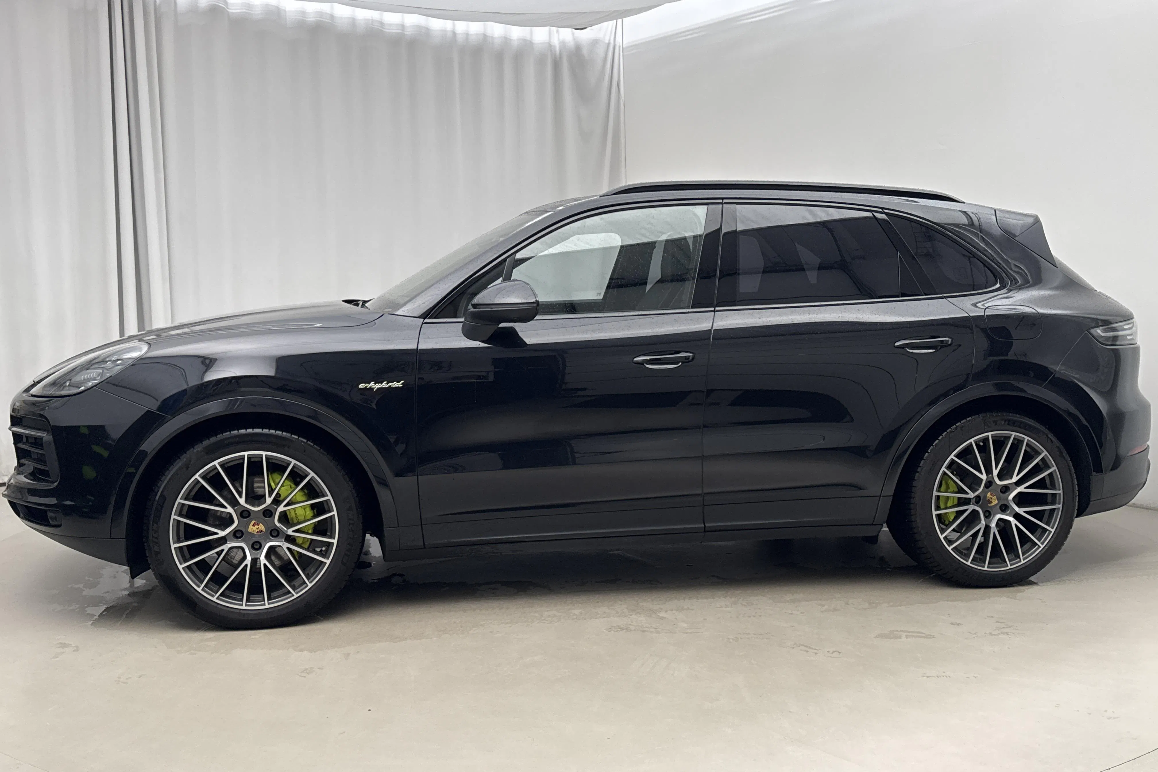 Presentation photo 2 of 18: Porsche Cayenne E-hybrid (462hk) - 145 600 km - Automatic - black - 2020