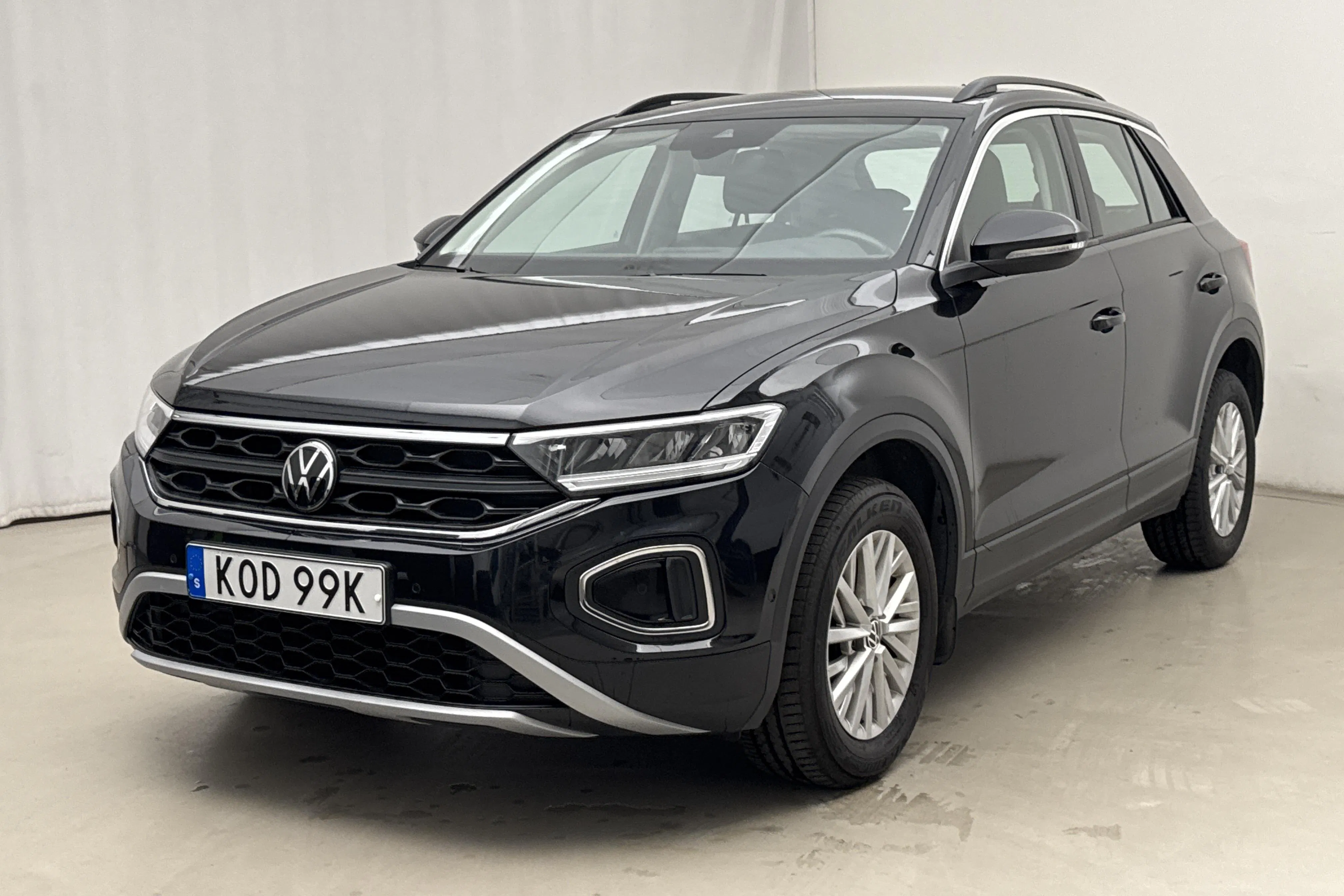 Presentation photo 1 of 16: VW T-Roc 1.0 TSI (110hk) - 79 330 km - Manual - black - 2022