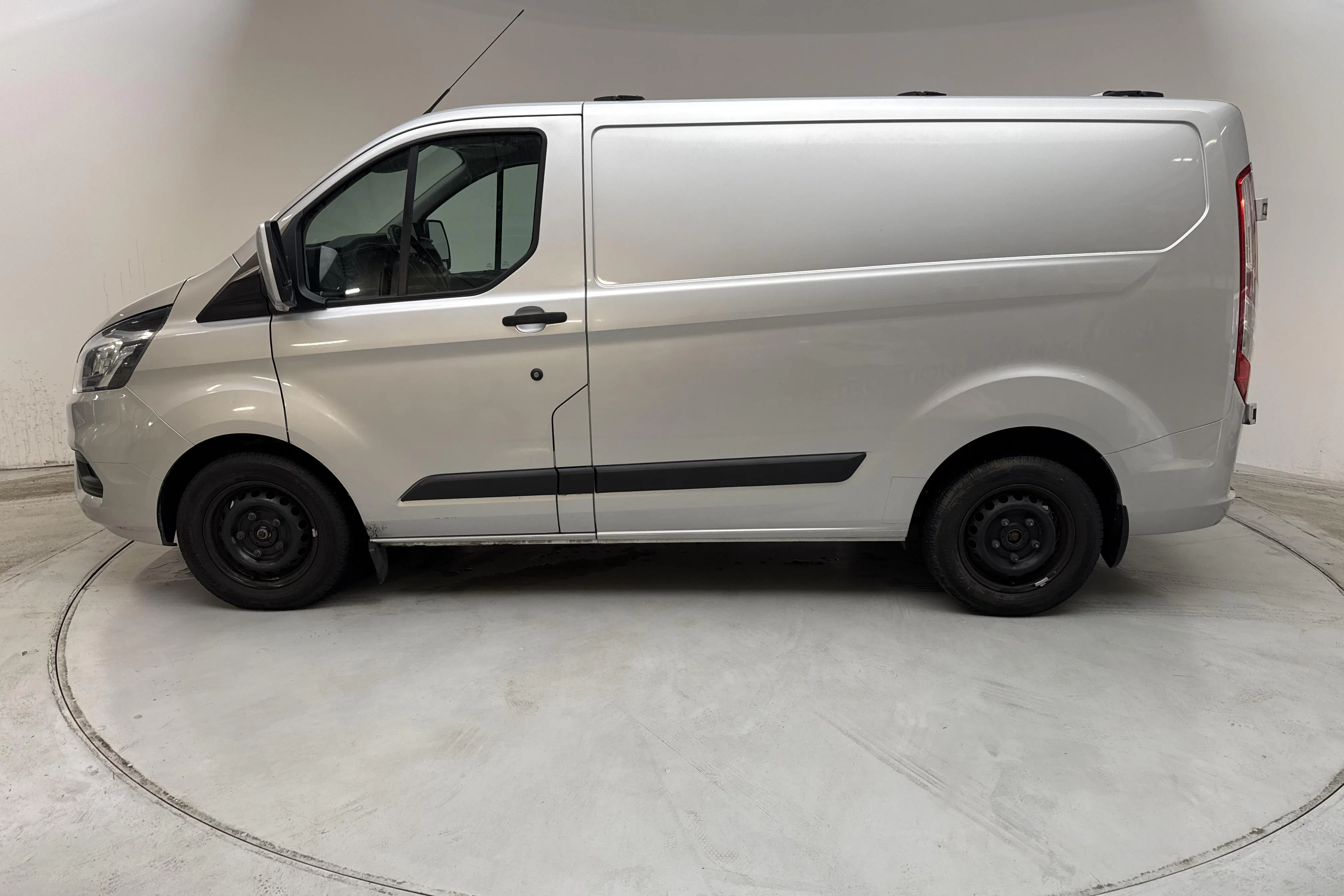 Presentationsfoto 2 av 11: Ford Transit Custom 280 (130hk) - 17 269 mil - Automat - grå - 2018