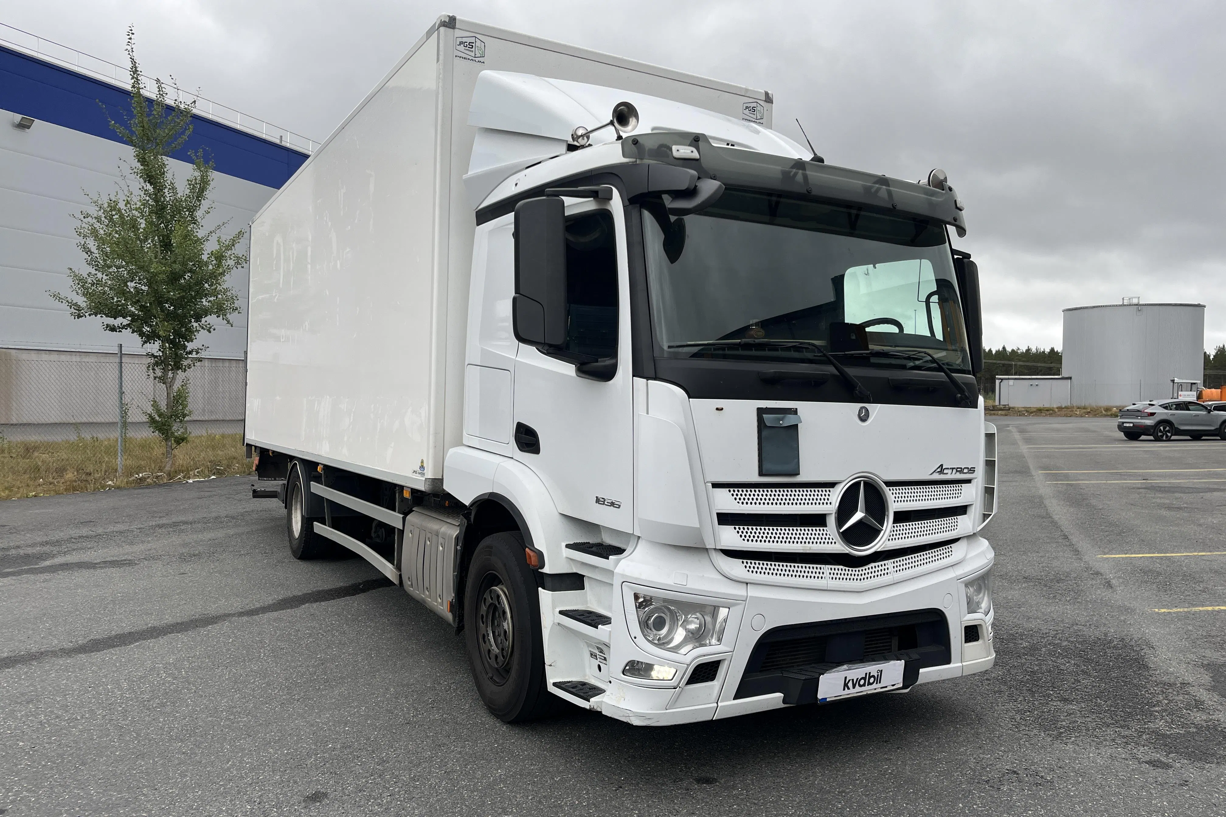 Presentation photo 2 of 59: MERCEDES ACTROS - 444 715 km - Automatic - white - 2018