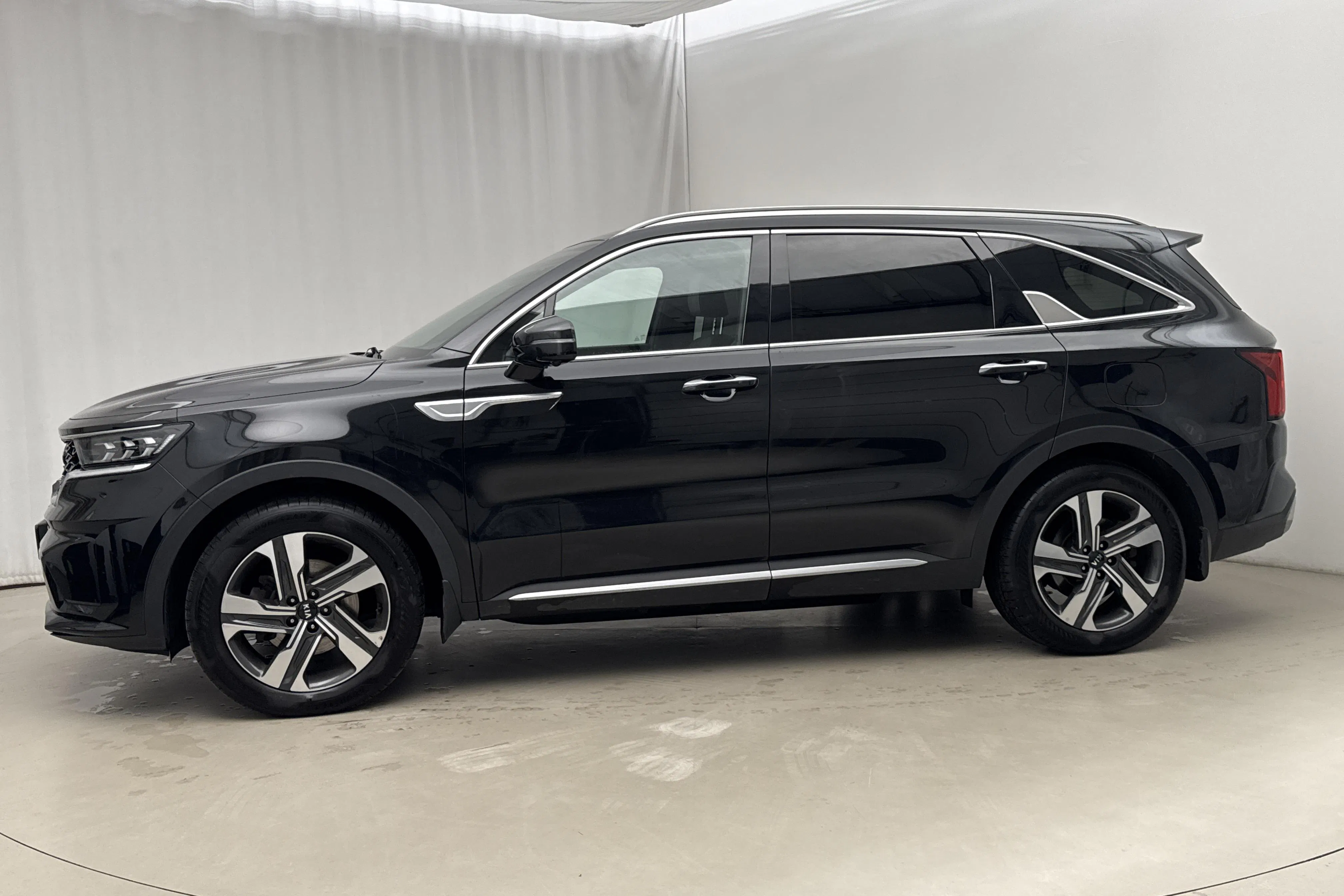 Presentation photo 2 of 27: KIA Sorento 1.6 T-GDi Plug-in Hybrid AWD (265hk) - 88 840 km - Automatic - black - 2021