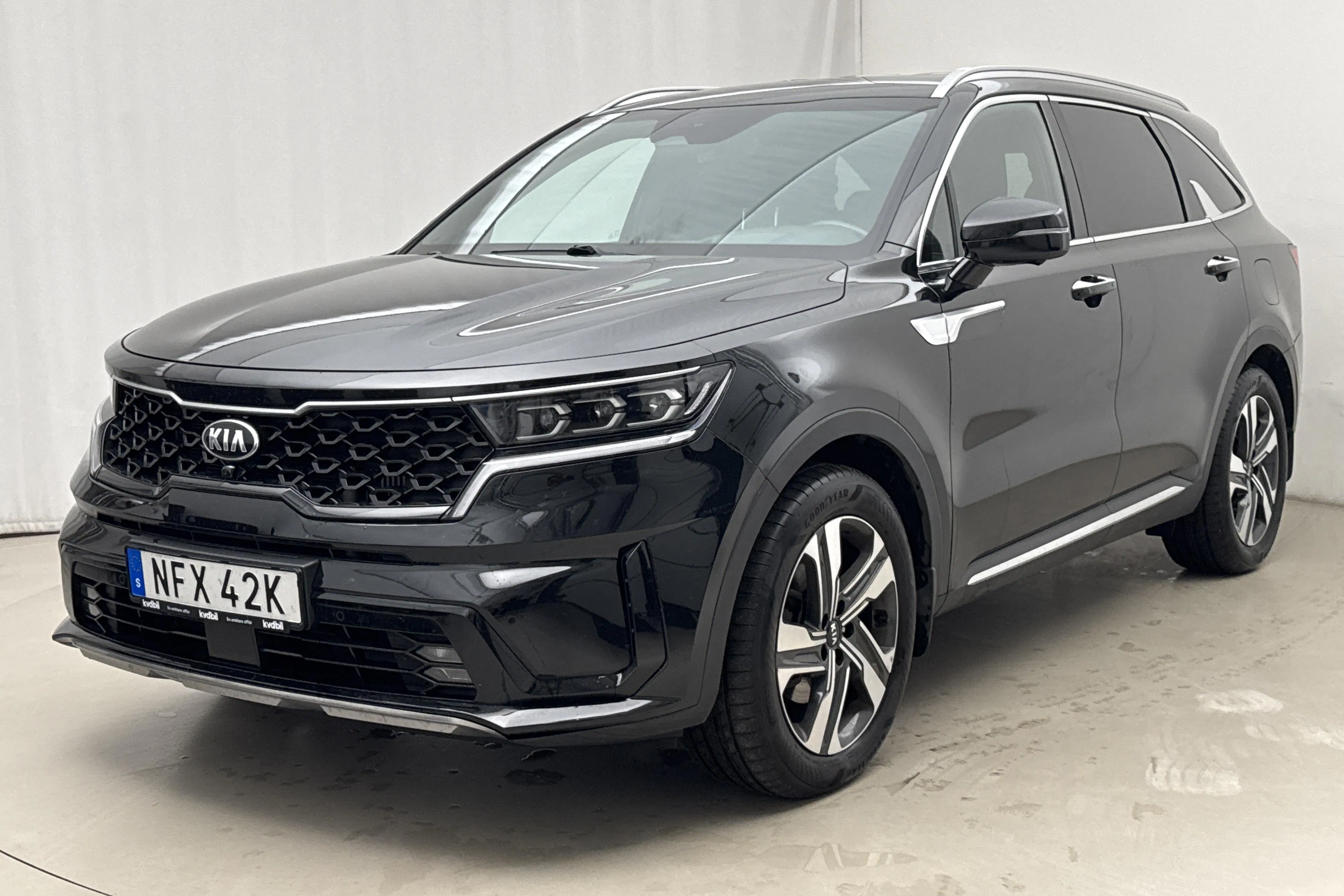 Presentation photo 1 of 27: KIA Sorento 1.6 T-GDi Plug-in Hybrid AWD (265hk) - 88 840 km - Automatic - black - 2021
