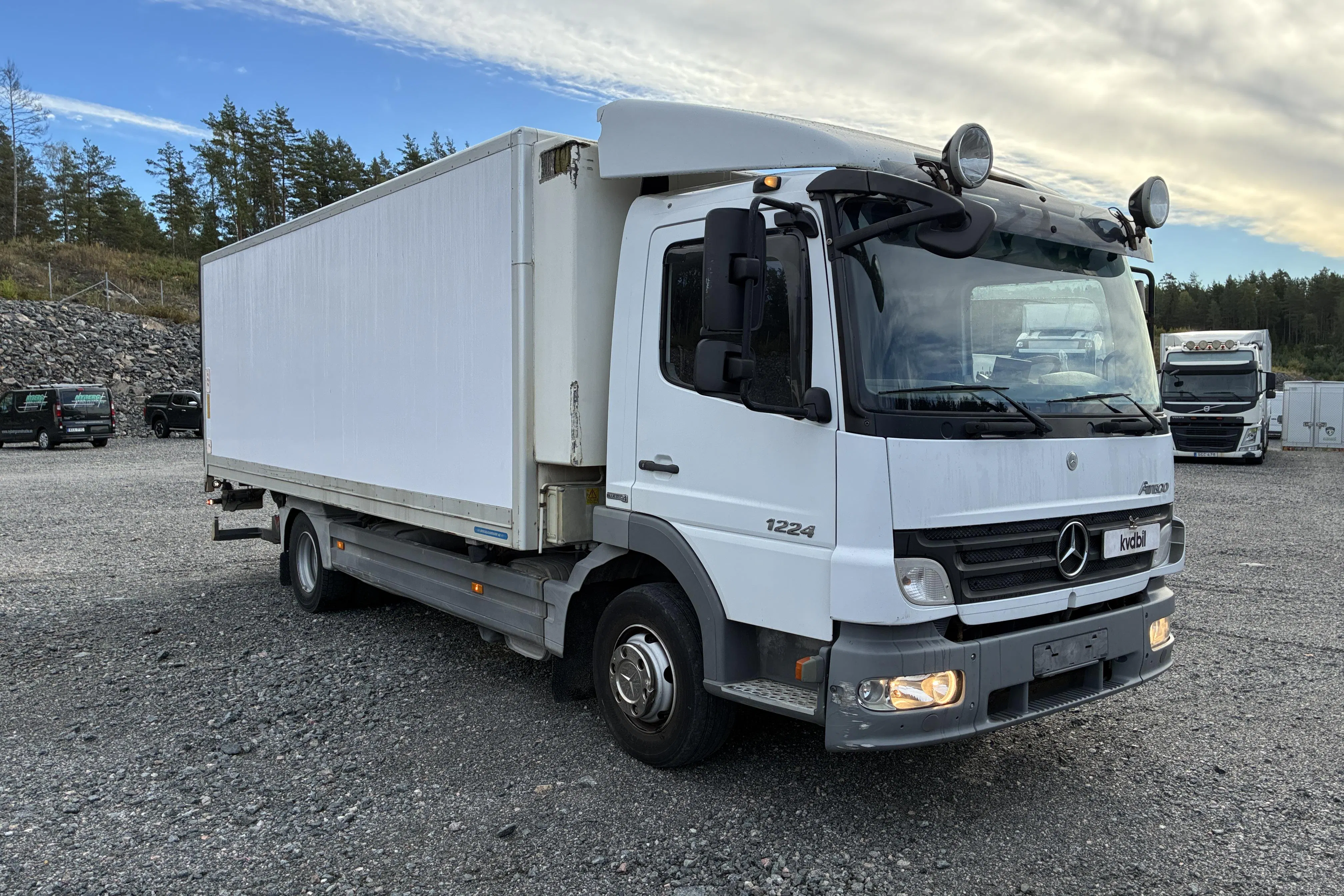Presentation photo 2 of 136: MECEDES ATEGO 1224 L/NR - 284 047 km - Automatic - white - 2007