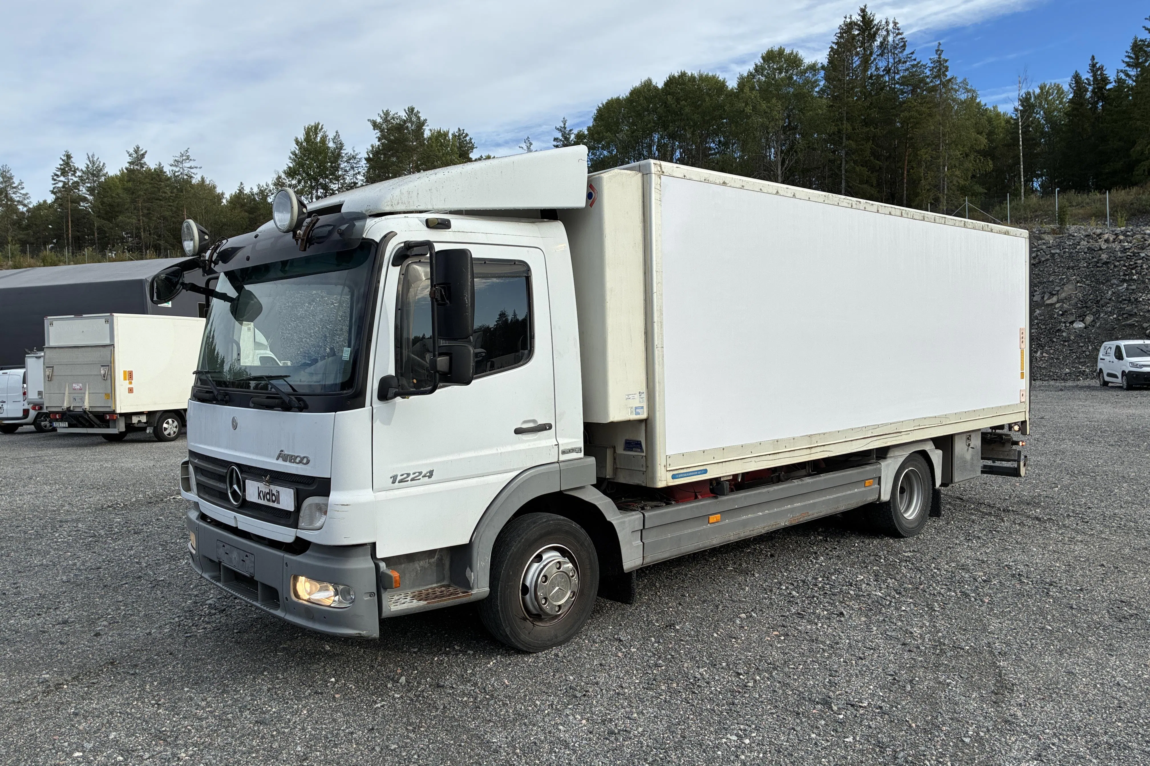 Presentation photo 1 of 136: MECEDES ATEGO 1224 L/NR - 284 047 km - Automatic - white - 2007