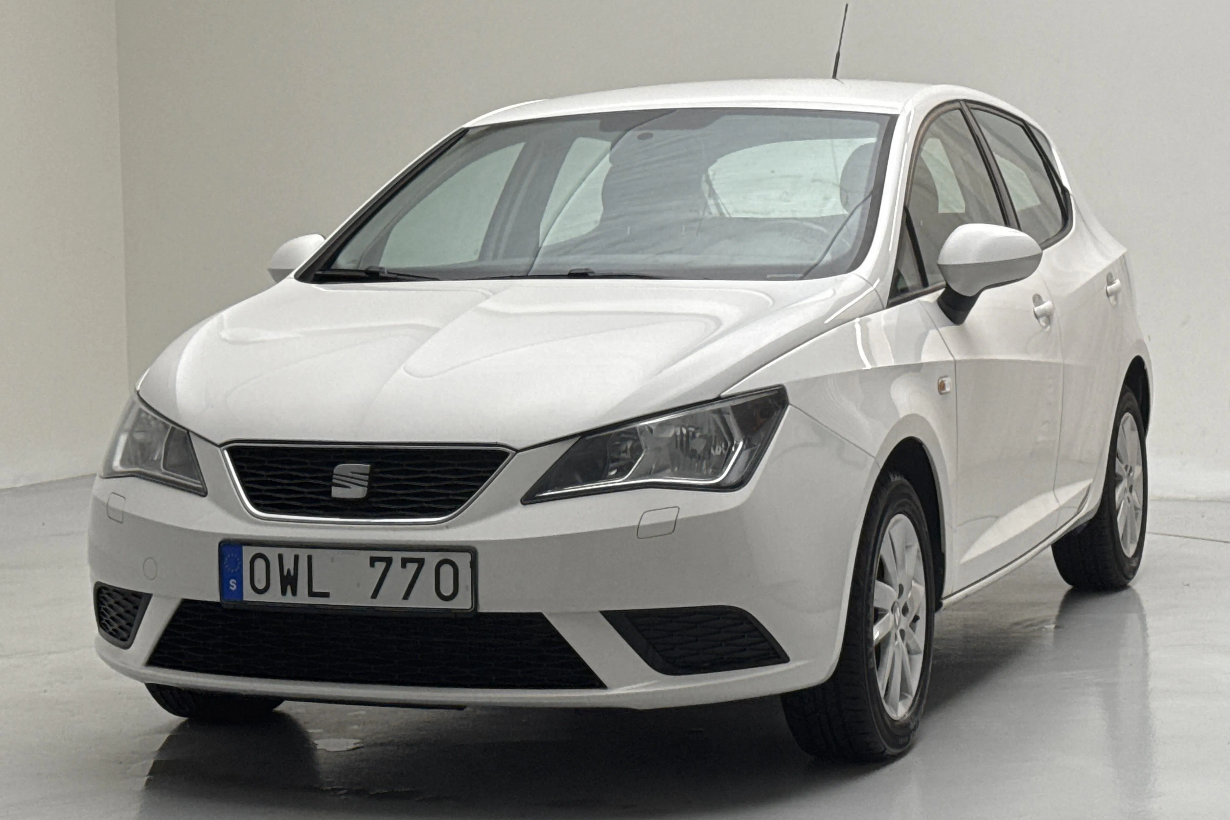 Presentation photo 1 of 12: Seat Ibiza 1.2 TSI 5dr (85hk) - 150 610 km - Manual - white - 2014