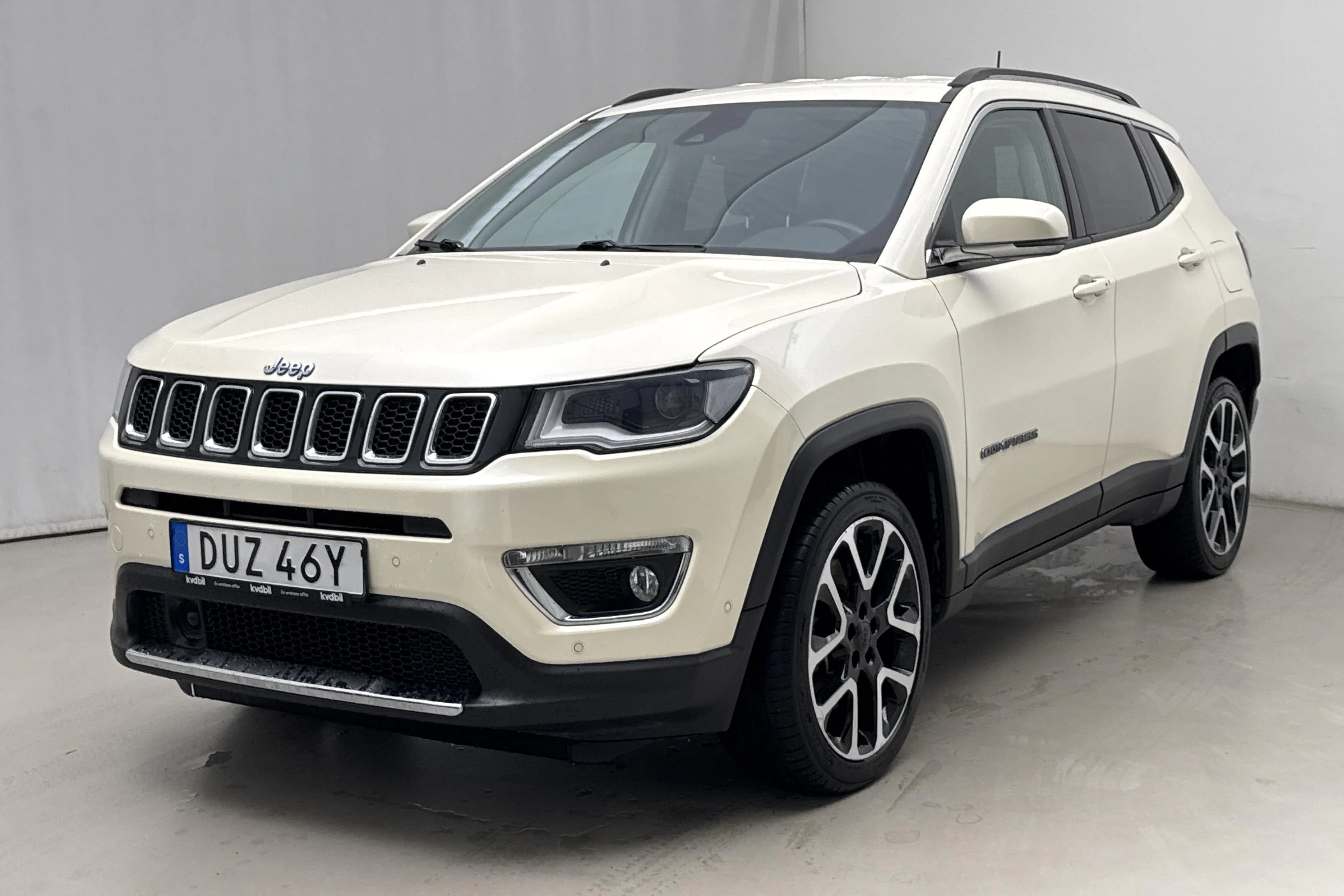 Presentation photo 1 of 19: Jeep Compass 1.3 PHEV 4WD (190hk) - 91 300 km - Automatic - white - 2020