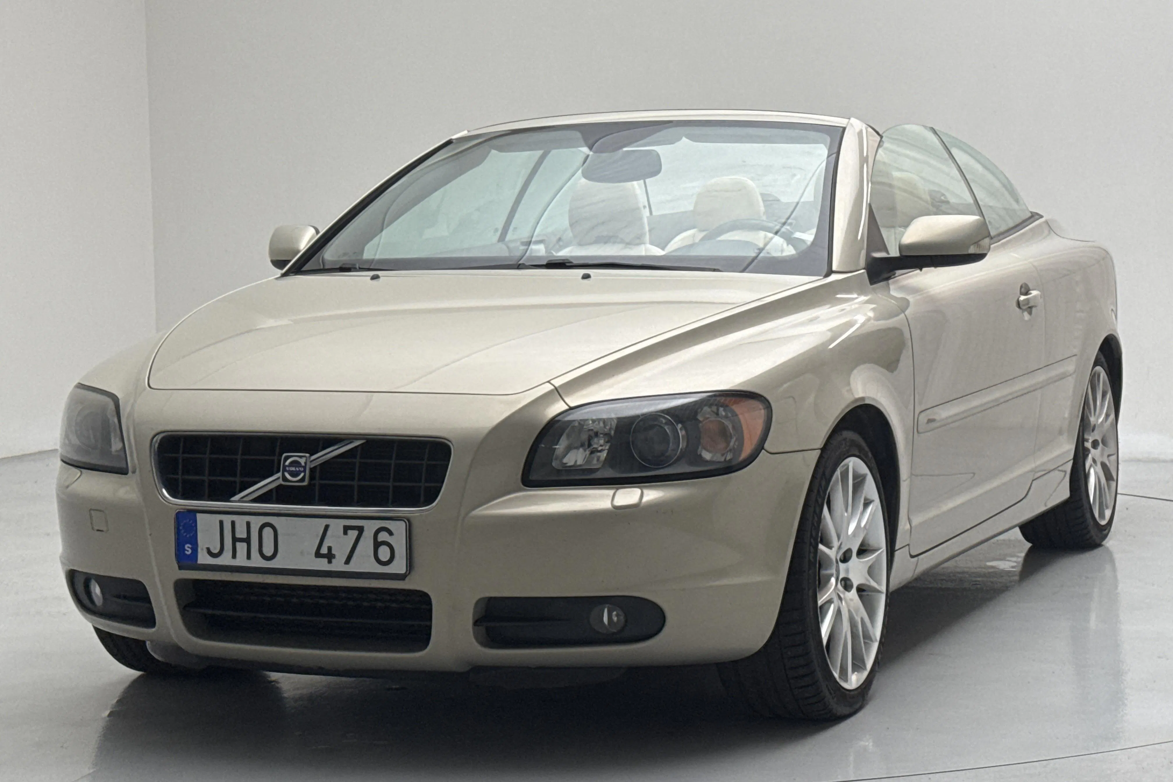 Presentation photo 1 of 16: Volvo C70 T5 Cabriolet (220hk) - 126 030 km - Automatic - orange - 2006