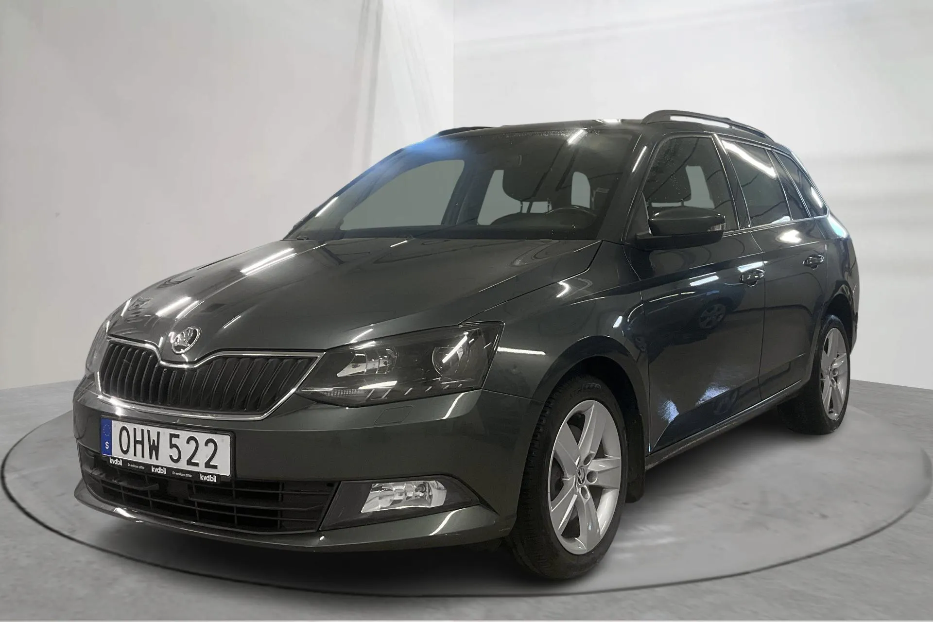 Presentationsfoto 1 av 22: Skoda Fabia 1.2 TSI Kombi (110hk) - 12 030 mil - Automat - grå - 2017