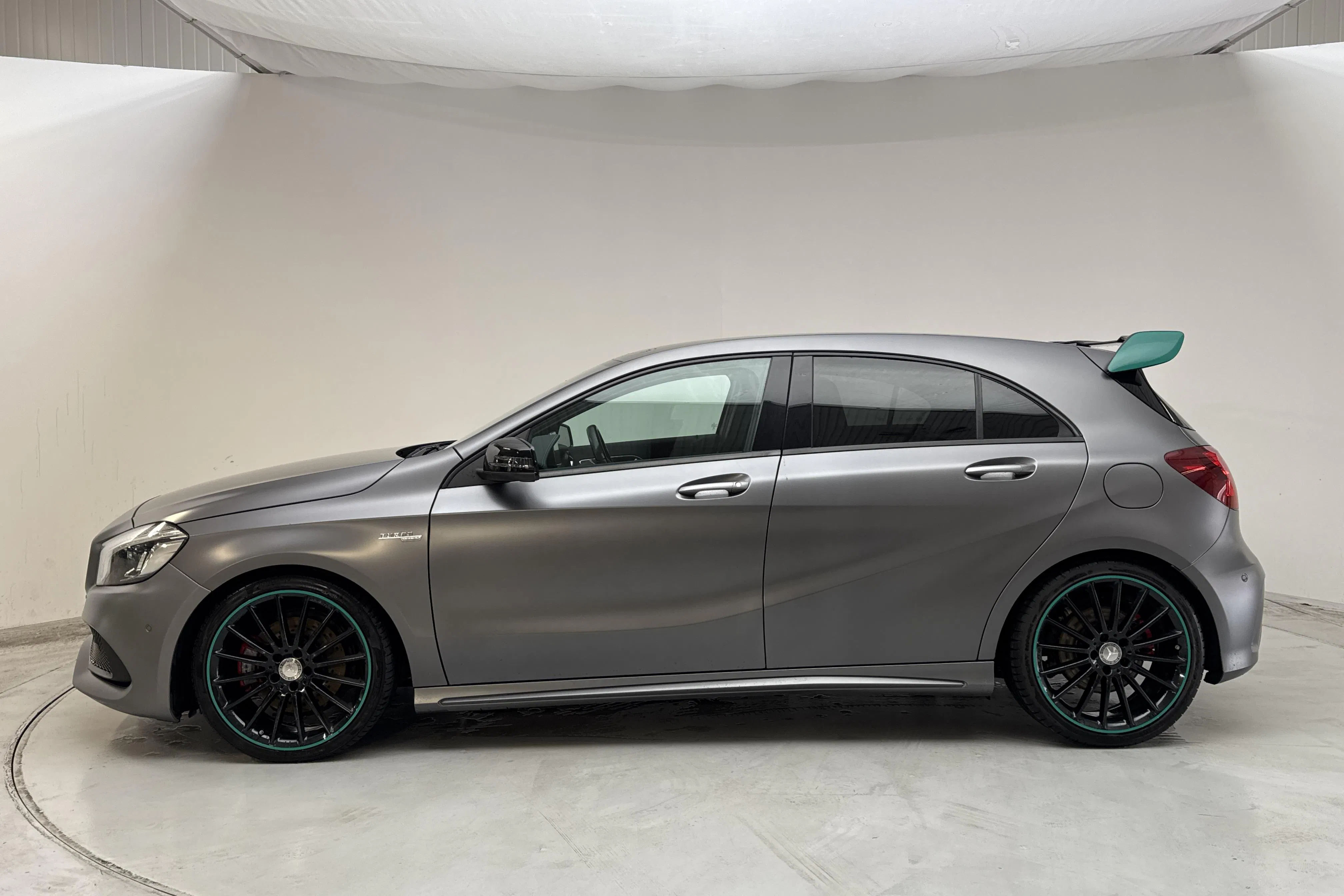 Presentation photo 2 of 14: Mercedes A 250 Sport 5dr 4MATIC W176 (218hk) - 105 620 km - Automatic - gray - 2016