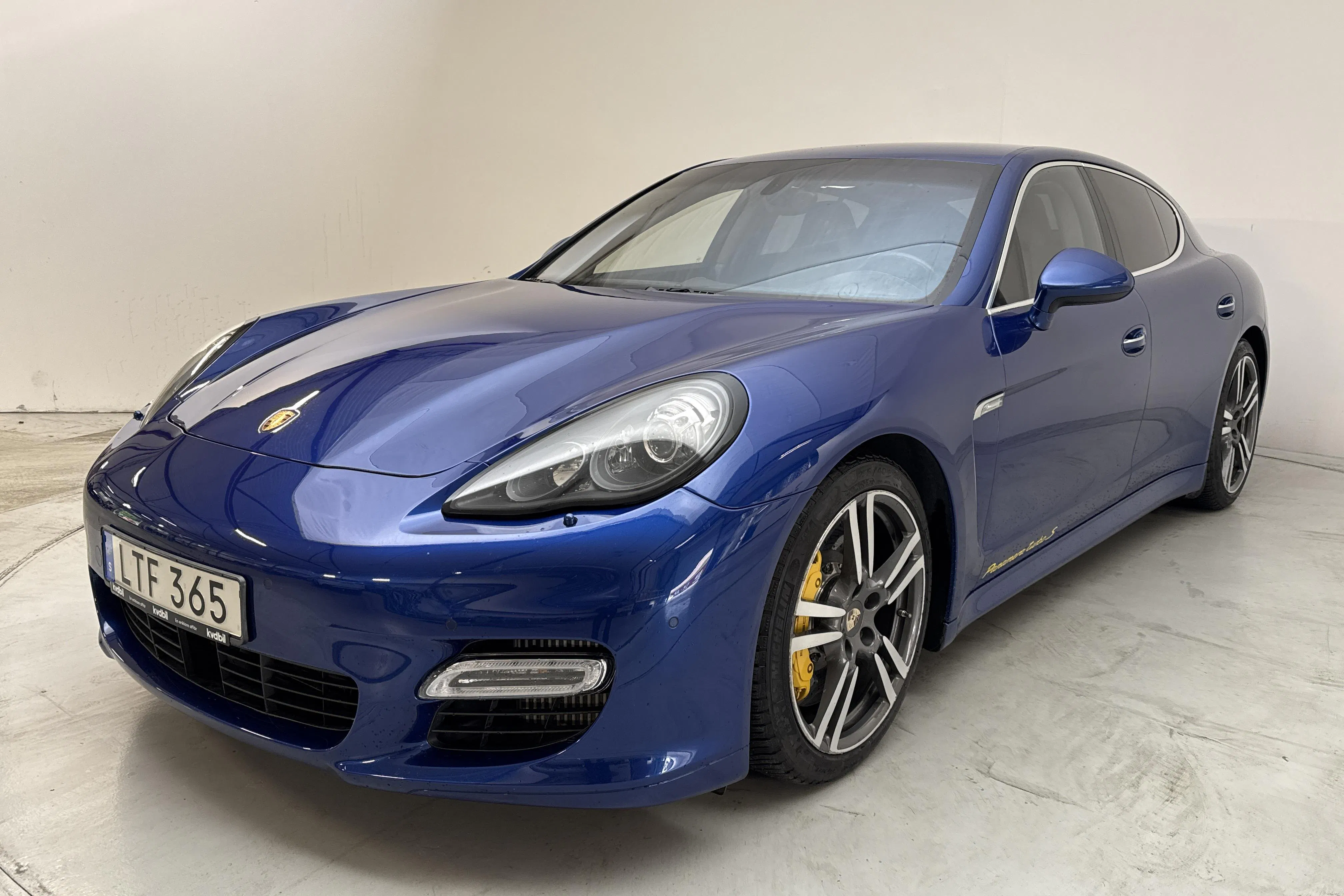 Presentation photo 1 of 16: Porsche Panamera Turbo S (550hk) - 165 500 km - Automatic - blue - 2012