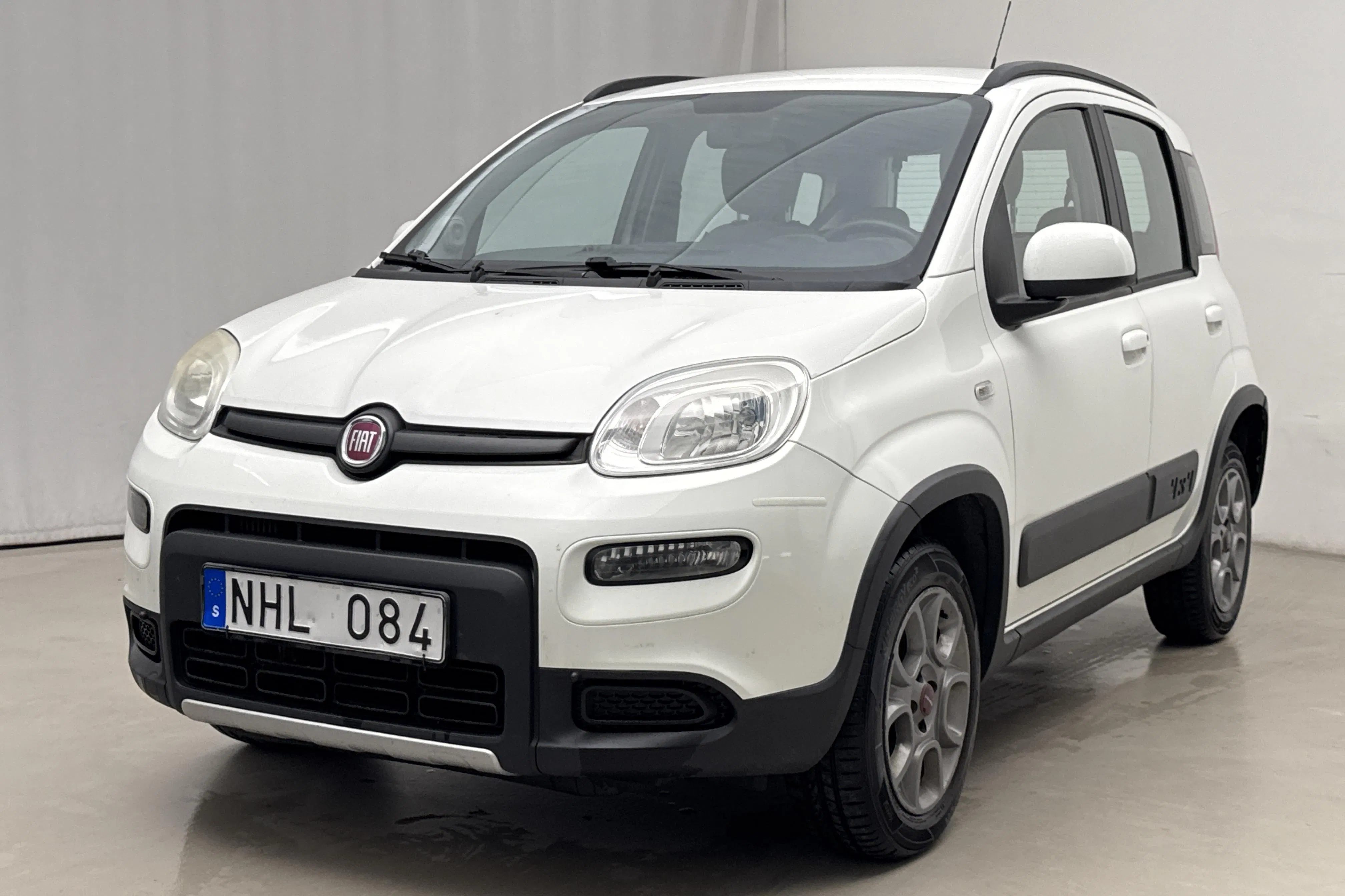 Presentation photo 1 of 14: Fiat Panda 0.9 4x4 (85hk) - 129 030 km - Manual - white - 2013