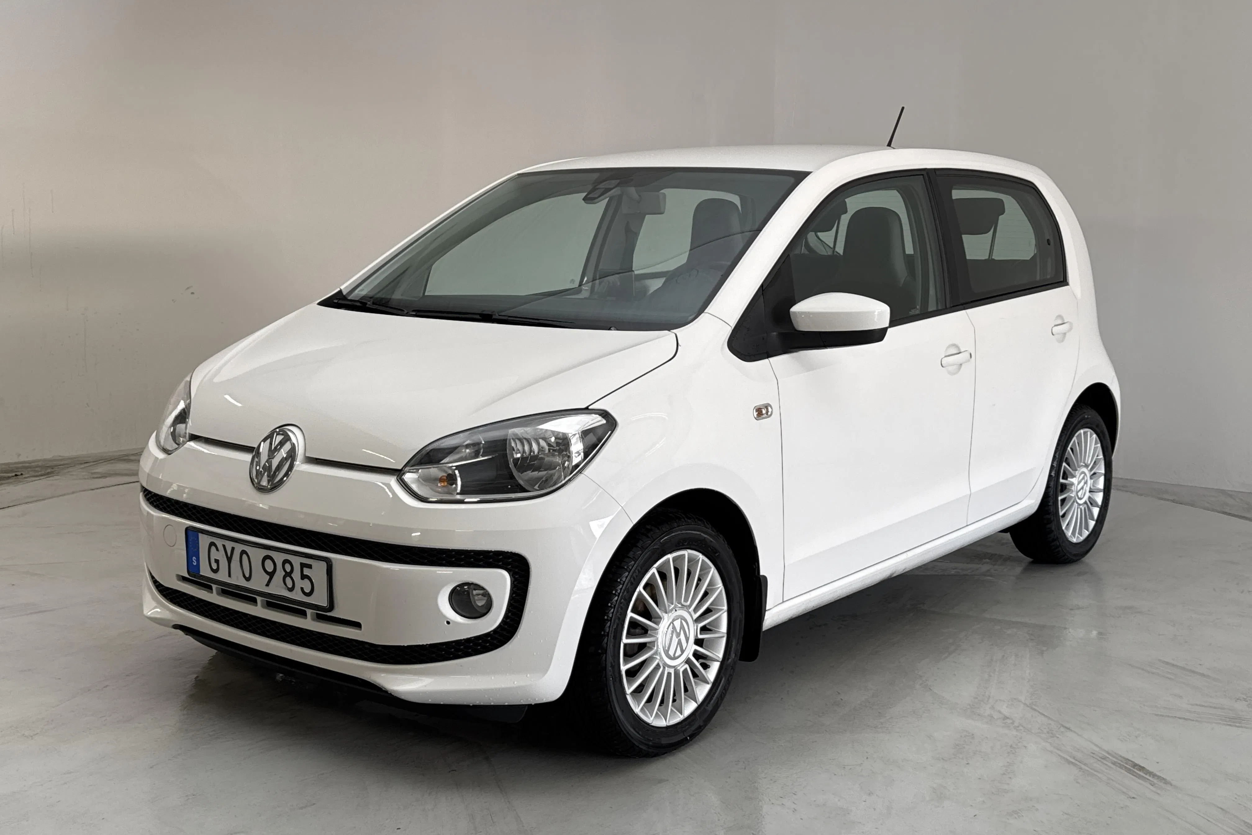 Presentation photo 1 of 13: VW up! 1.0 5dr (75hk) - 57 310 km - Manual - white - 2016