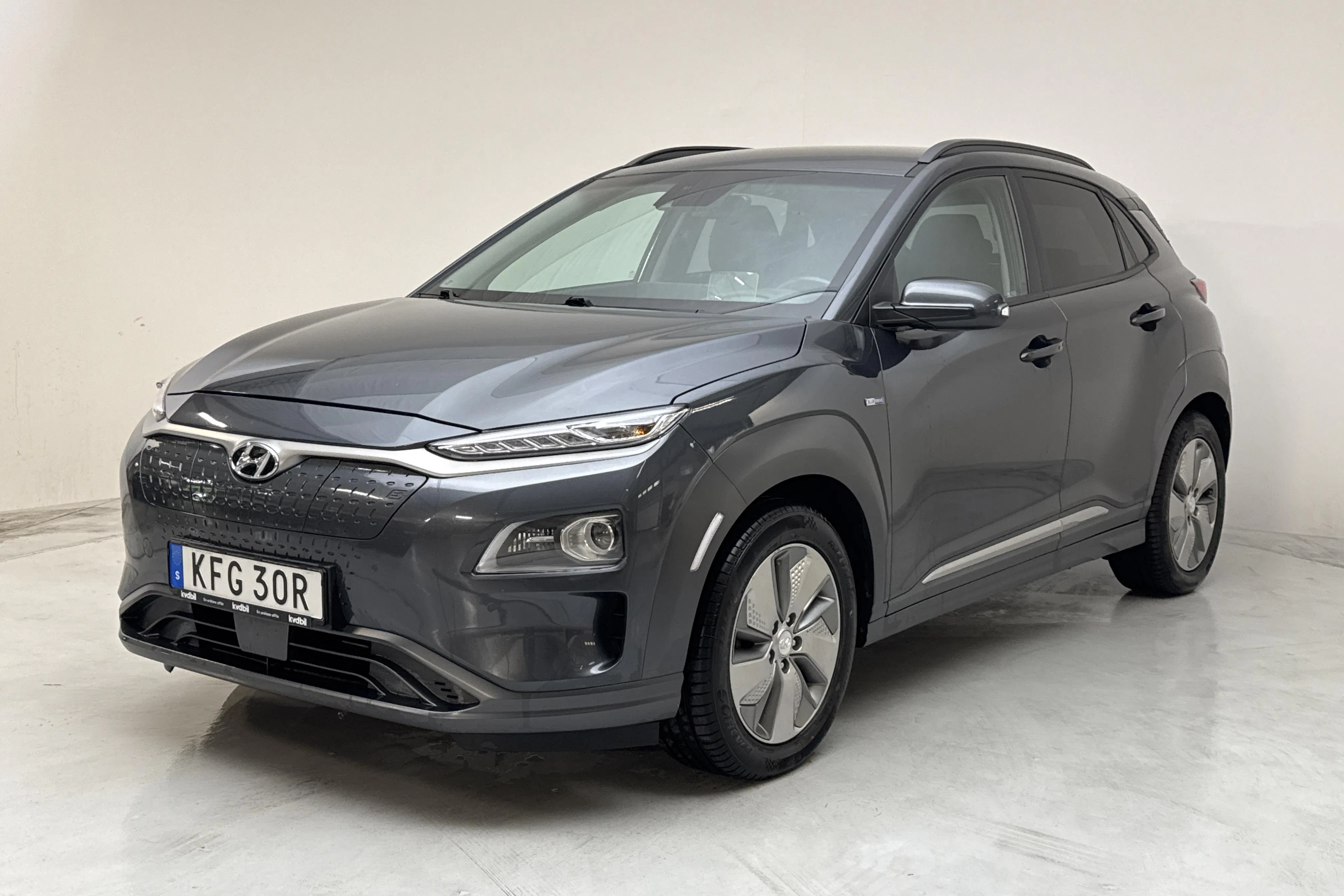 Presentation photo 1 of 17: Hyundai Kona Electric Long Range 64kWh (204hk) - 82 790 km - Automatic - gray - 2020