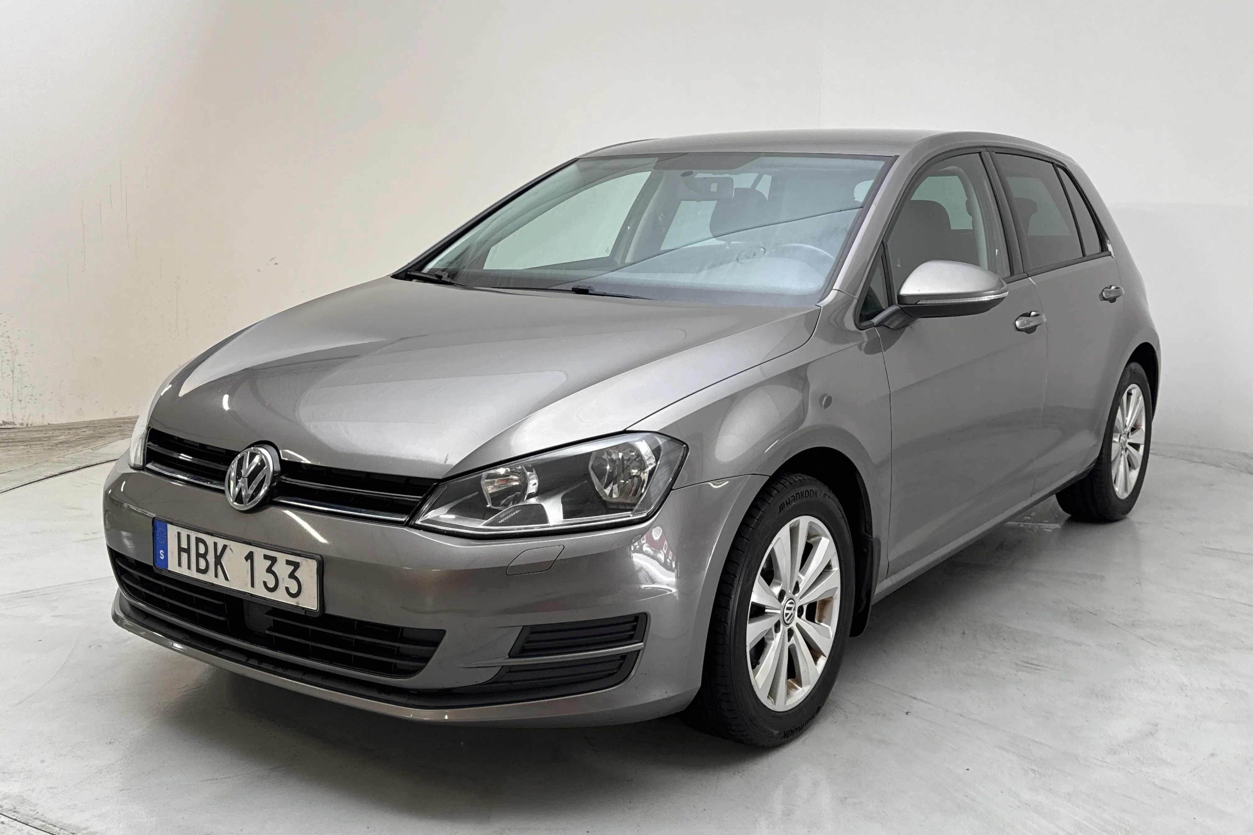 Presentation photo 1 of 12: VW Golf VII 1.2 TSI 5dr (110hk) - 266 570 km - Manual - gray - 2016