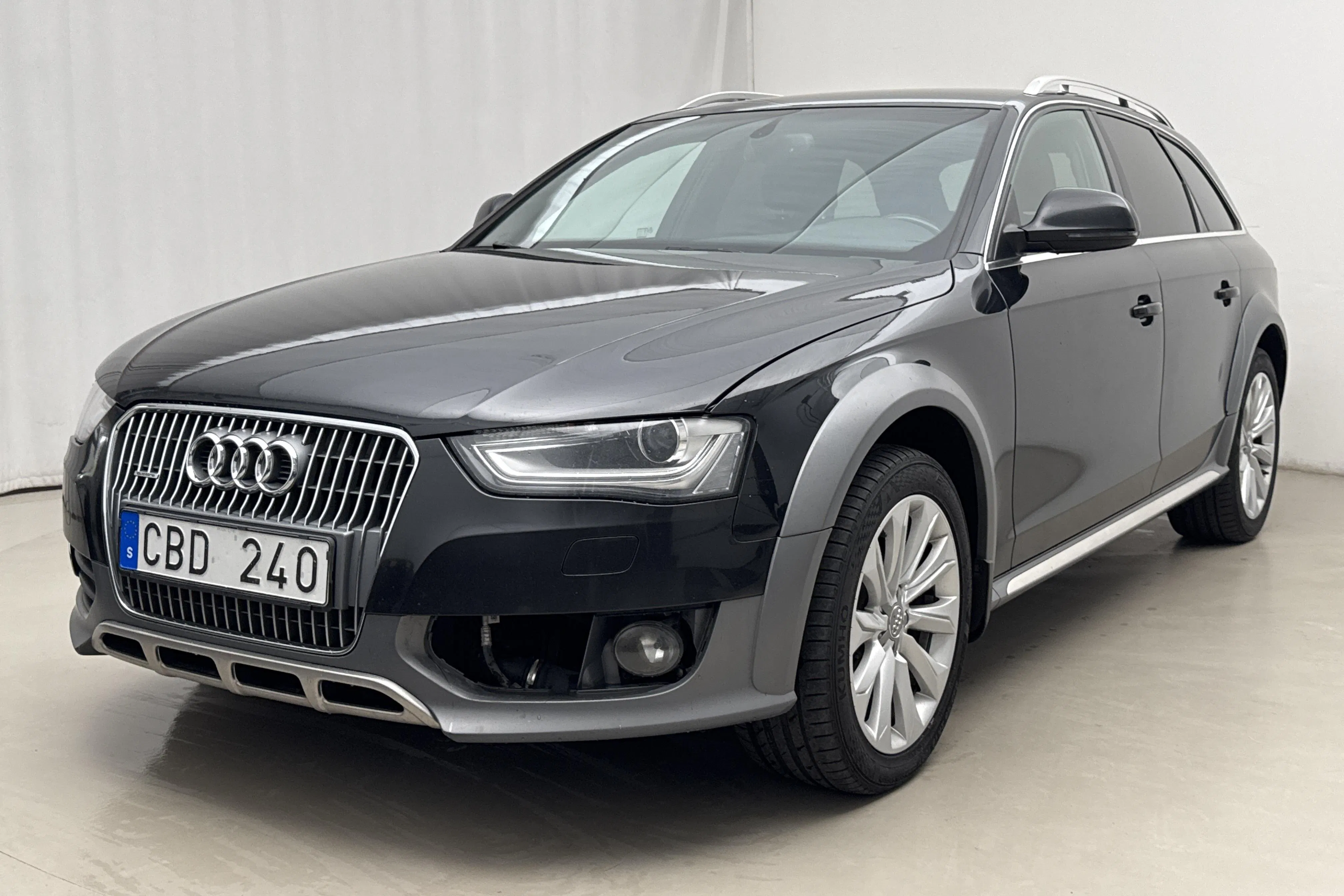 Presentation photo 1 of 16: Audi A4 Allroad 2.0 TDI Avant quattro (177hk) - 201 760 km - Automatic - black - 2013