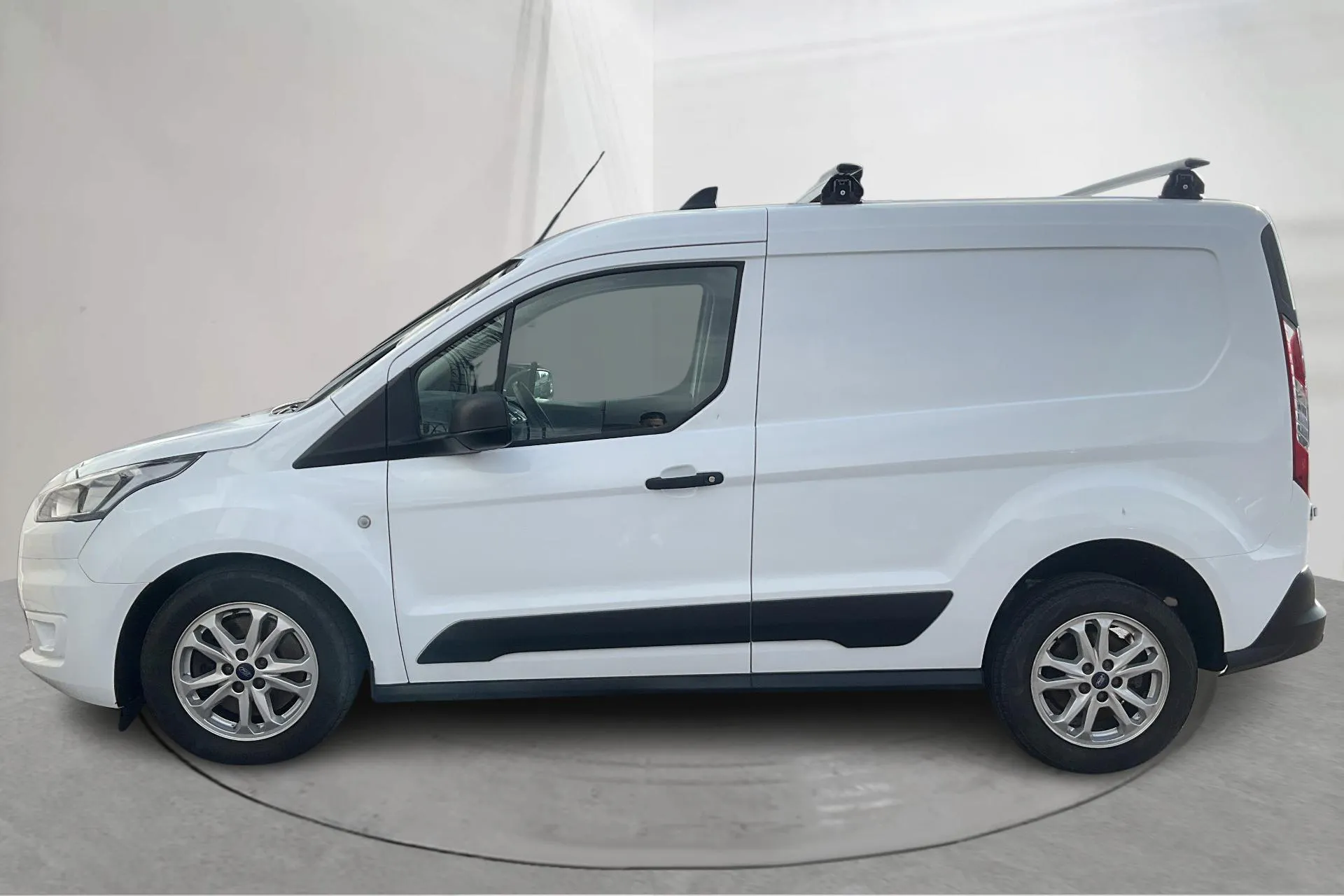 Presentation photo 2 of 16: Ford Transit Connect 1.5 EcoBlue (100hk) - 48 860 km - Manual - white - 2022