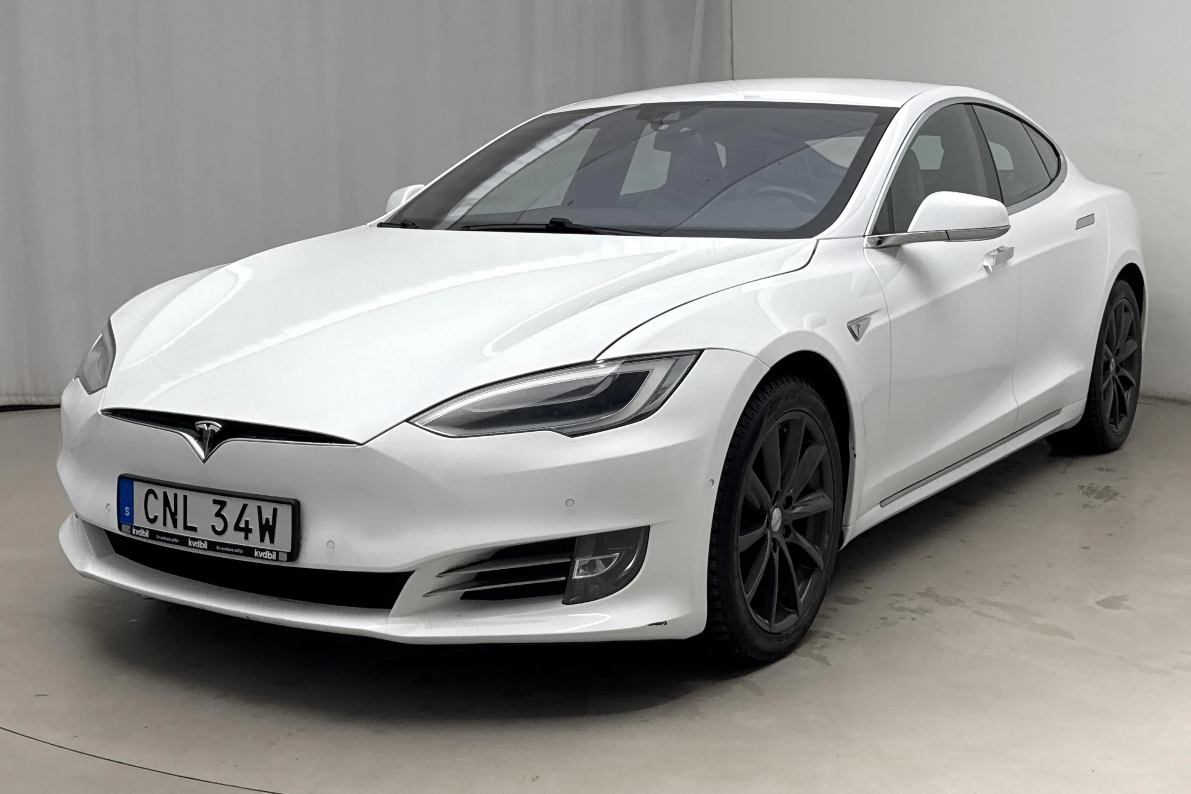 Presentation photo 1 of 20: Tesla Model S 90D - 253 770 km - Automatic - white - 2016