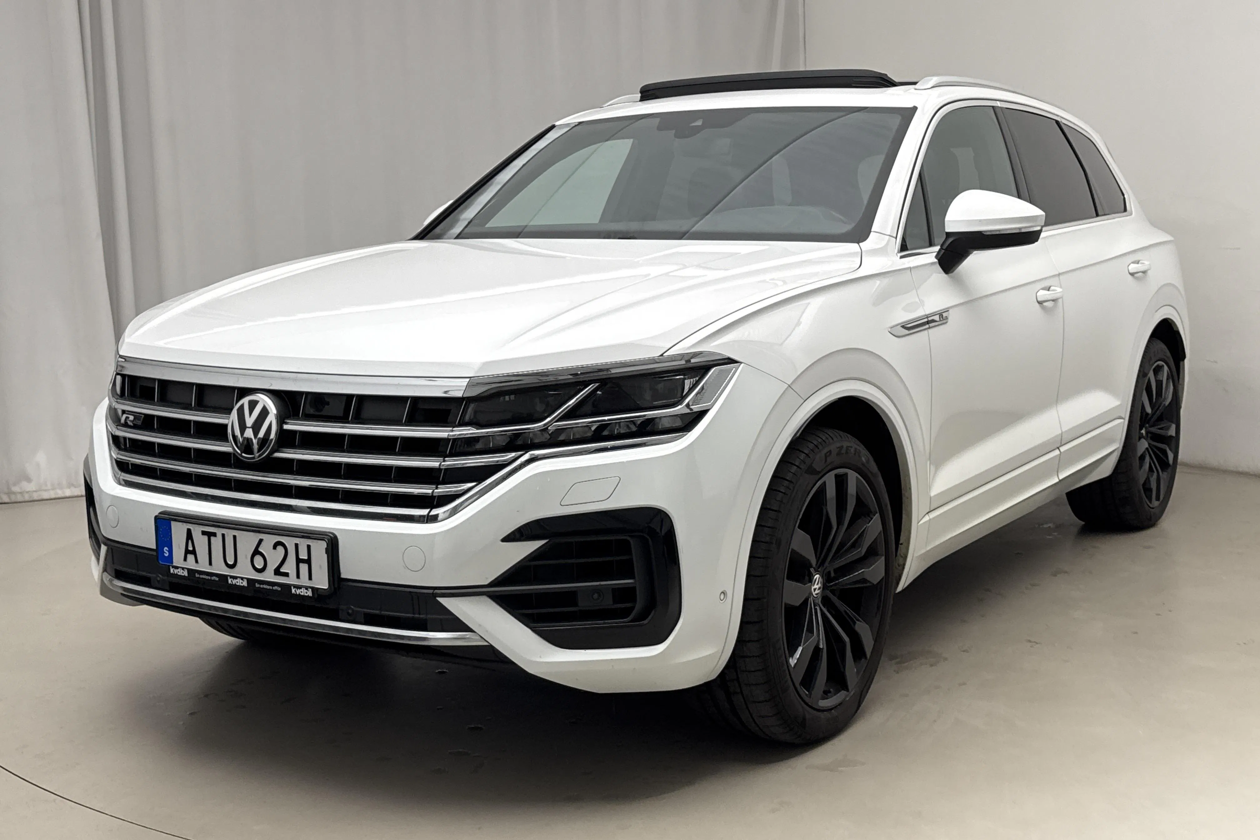 Presentation photo 1 of 25: VW Touareg V6 TDI 4Motion (286hk) - 212 430 km - Automatic - white - 2018