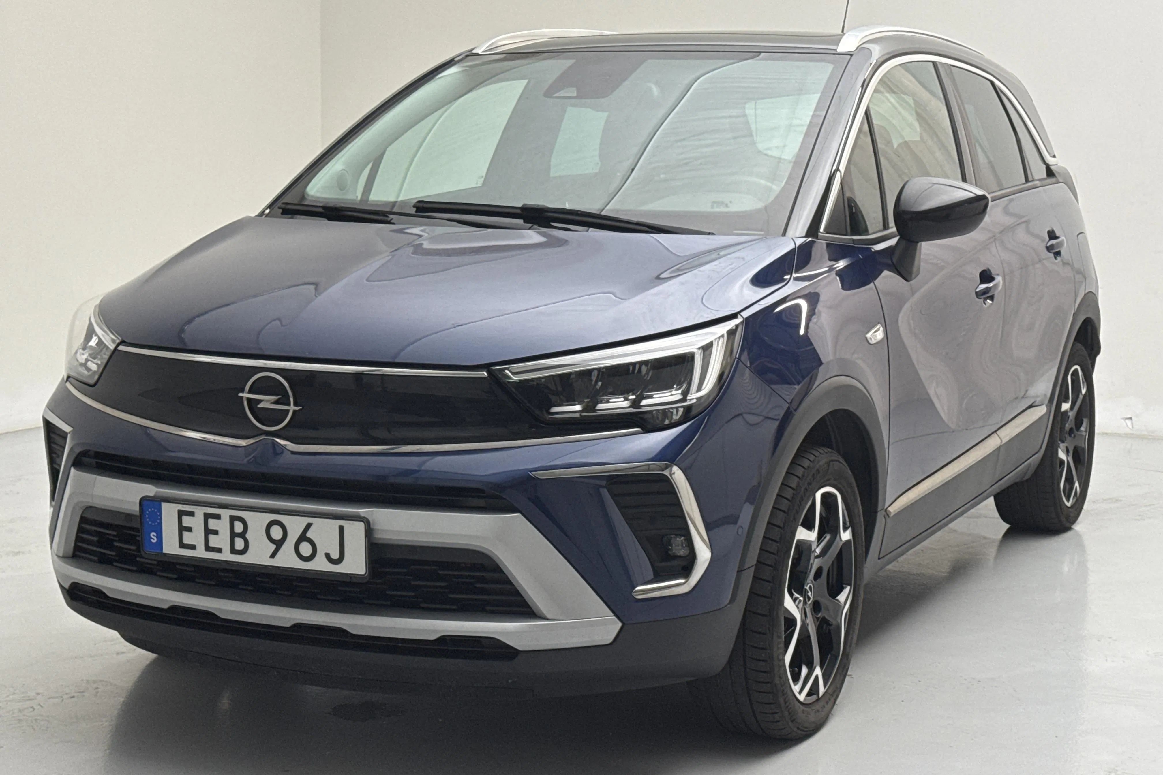 Presentation photo 1 of 15: Opel Crossland X 1.2 Turbo 5dr (130hk) - 109 780 km - Automatic - blue - 2021