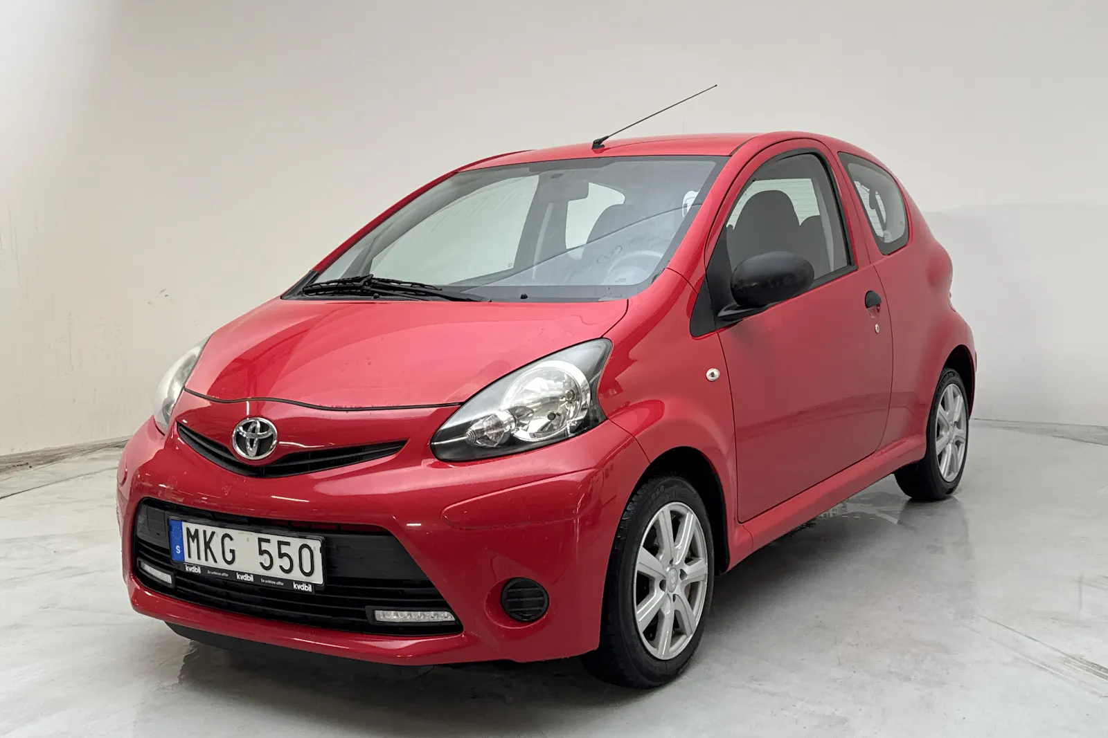 Toyota Aygo 1.0 VVT-i 3dr 68 л.с.
