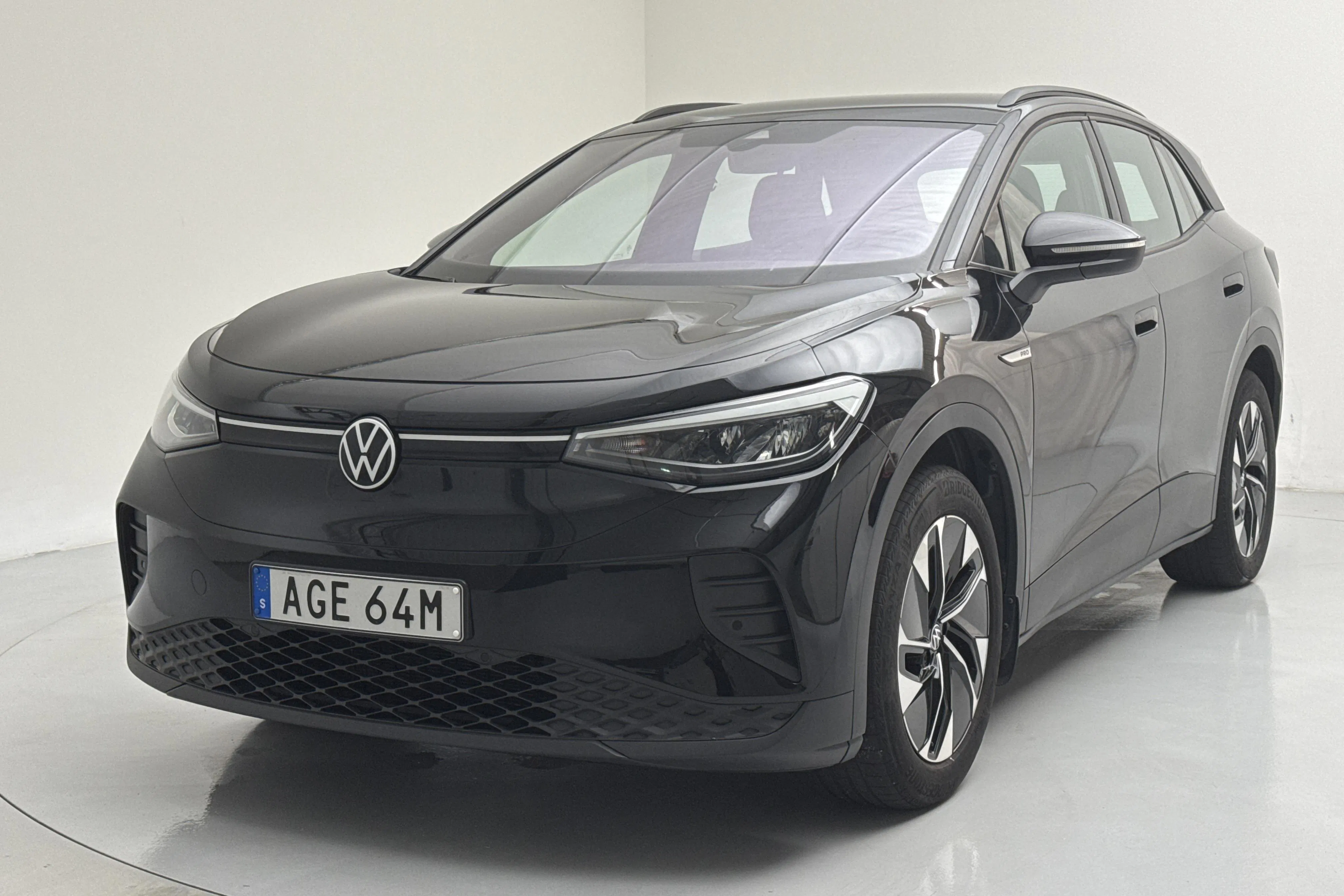 Presentationsfoto 1 av 17: VW ID.4 77kWh (204hk) - 8 498 mil - Automat - svart - 2023