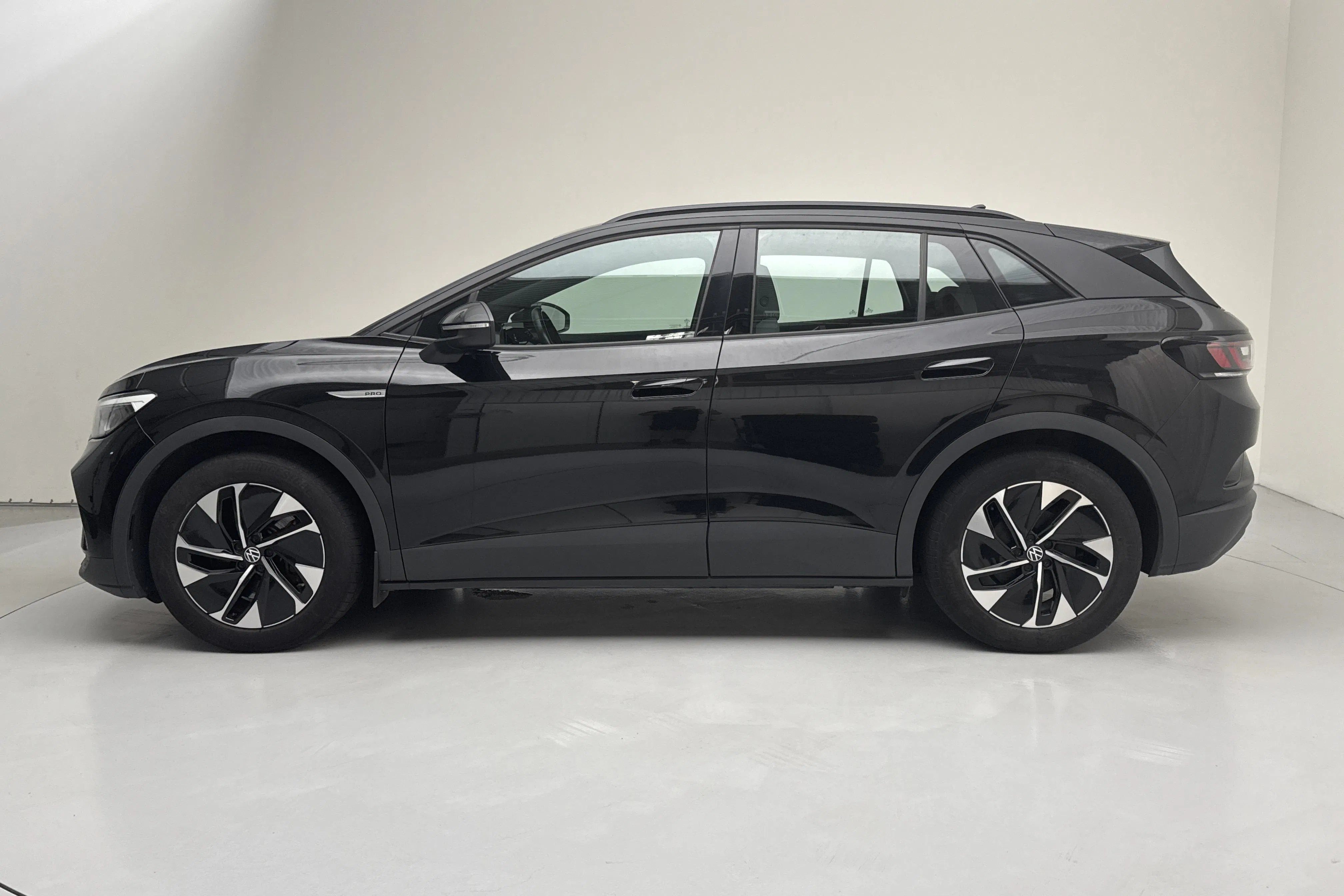 Presentationsfoto 2 av 17: VW ID.4 77kWh (204hk) - 8 498 mil - Automat - svart - 2023