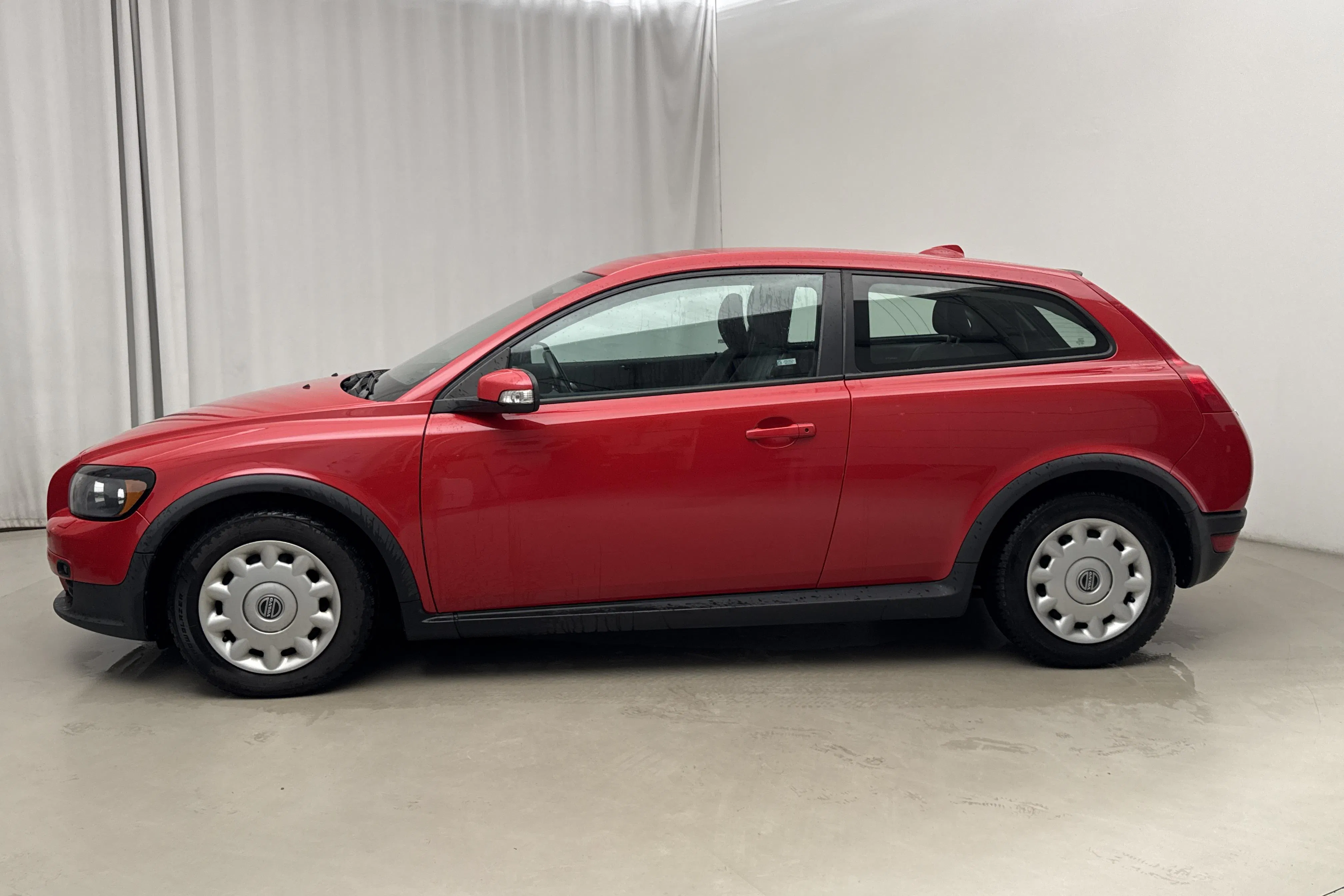 Presentation photo 2 of 12: Volvo C30 1.8 Flexifuel (125hk) - 189 180 km - Manual - red - 2009