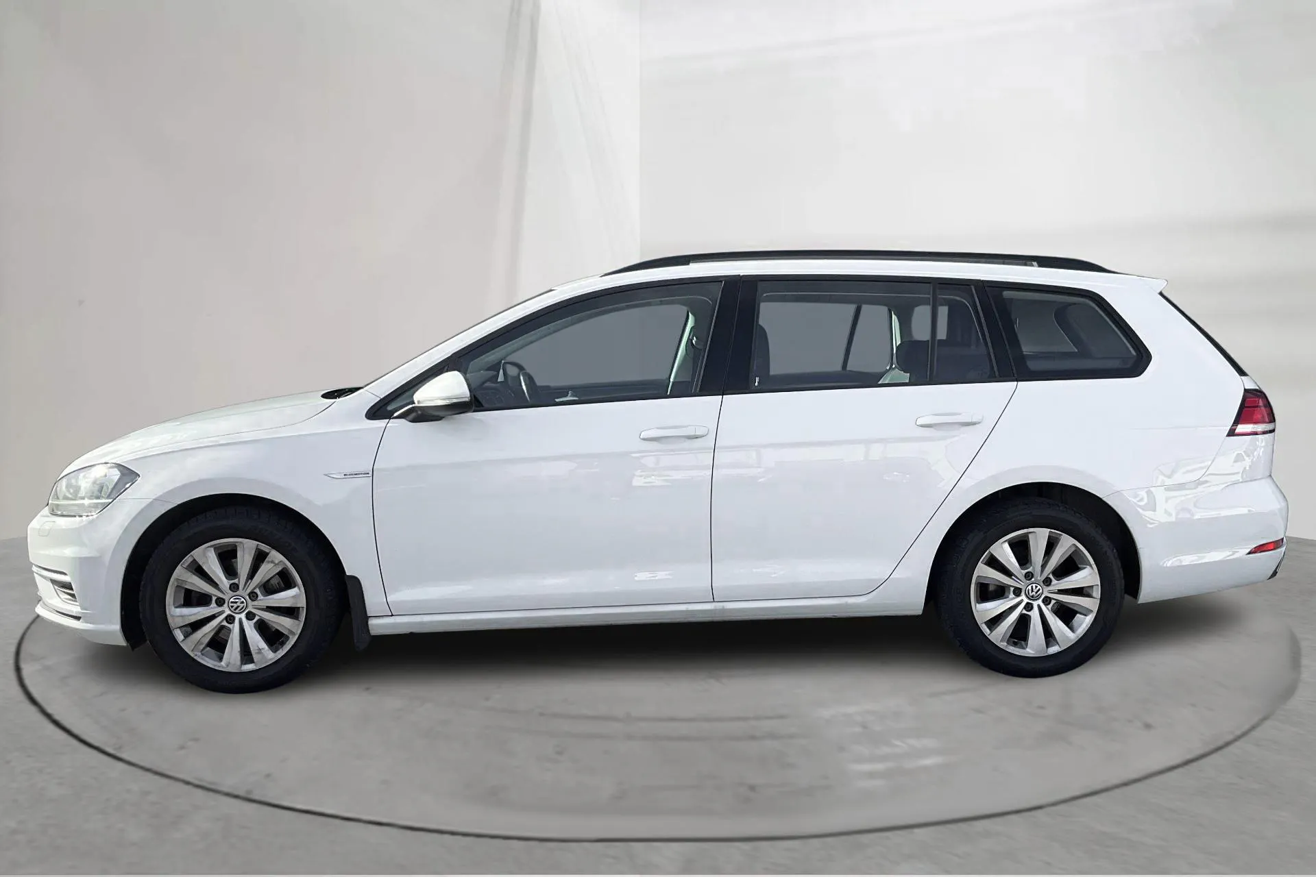 Presentation photo 2 of 17: VW Golf VII 1.4 TGI BlueMotion Sportscombi (110hk) - 47 050 km - Automatic - white - 2018