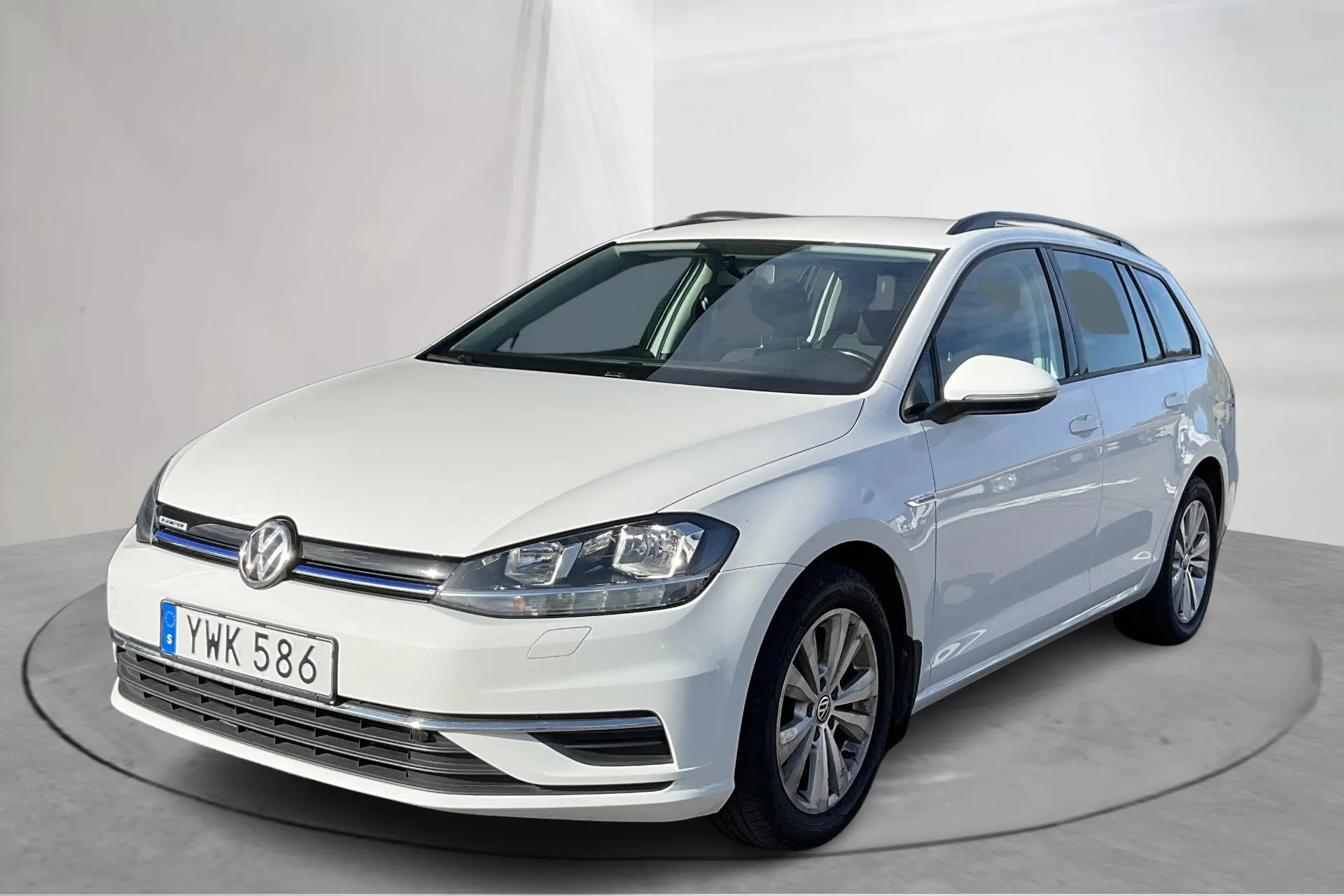 Presentation photo 1 of 17: VW Golf VII 1.4 TGI BlueMotion Sportscombi (110hk) - 47 050 km - Automatic - white - 2018