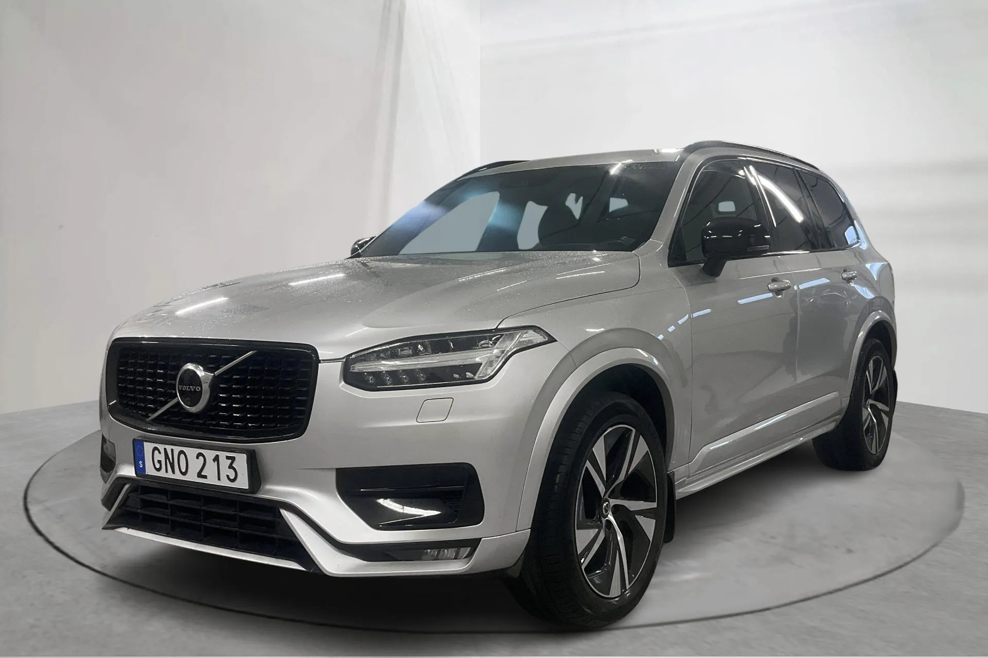 Presentationsfoto 1 av 29: Volvo XC90 B5 Mildhybrid, Diesel AWD (235hk) - 17 525 mil - Automat - silver - 2020