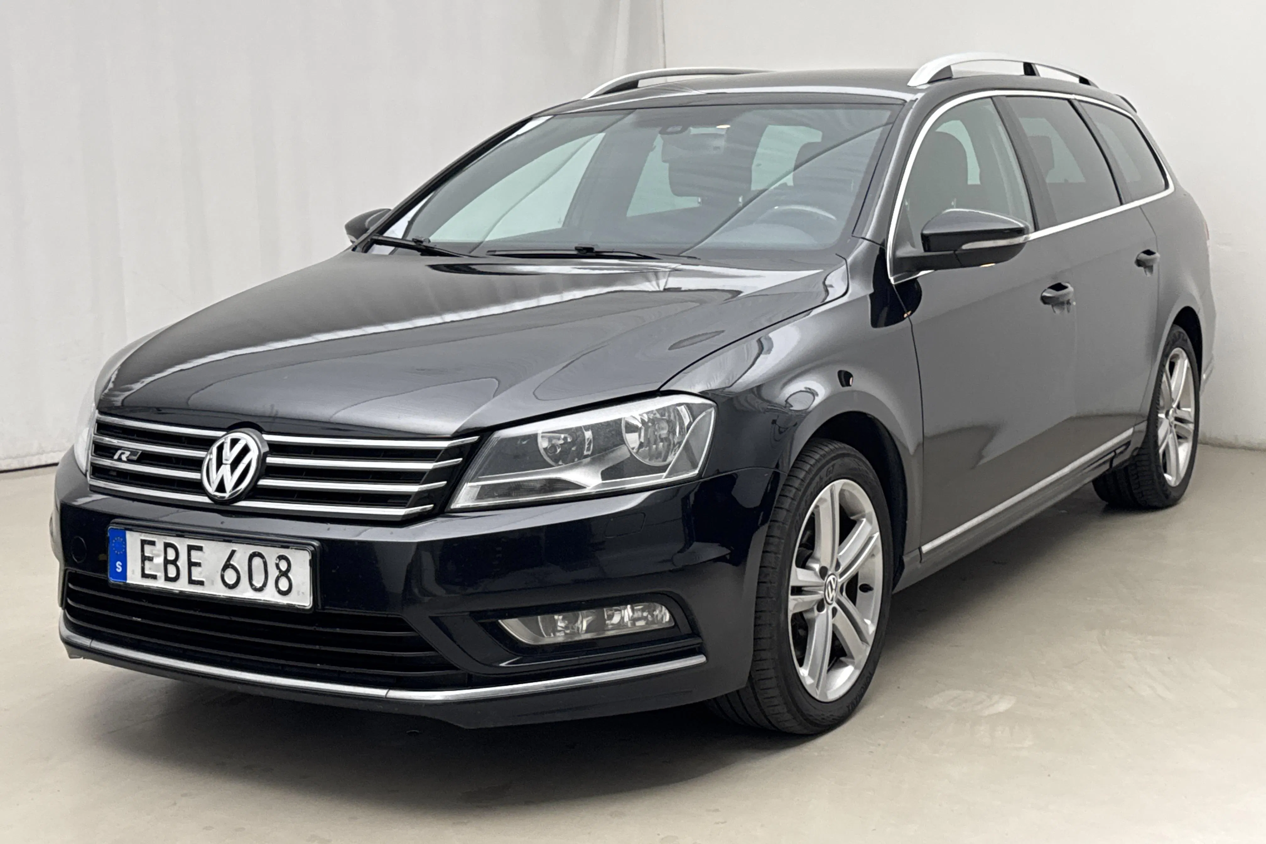 Presentationsfoto 1 av 17: VW Passat 1.4 TSI EcoFuel Variant (150hk) - 19 567 mil - Automat - svart - 2015