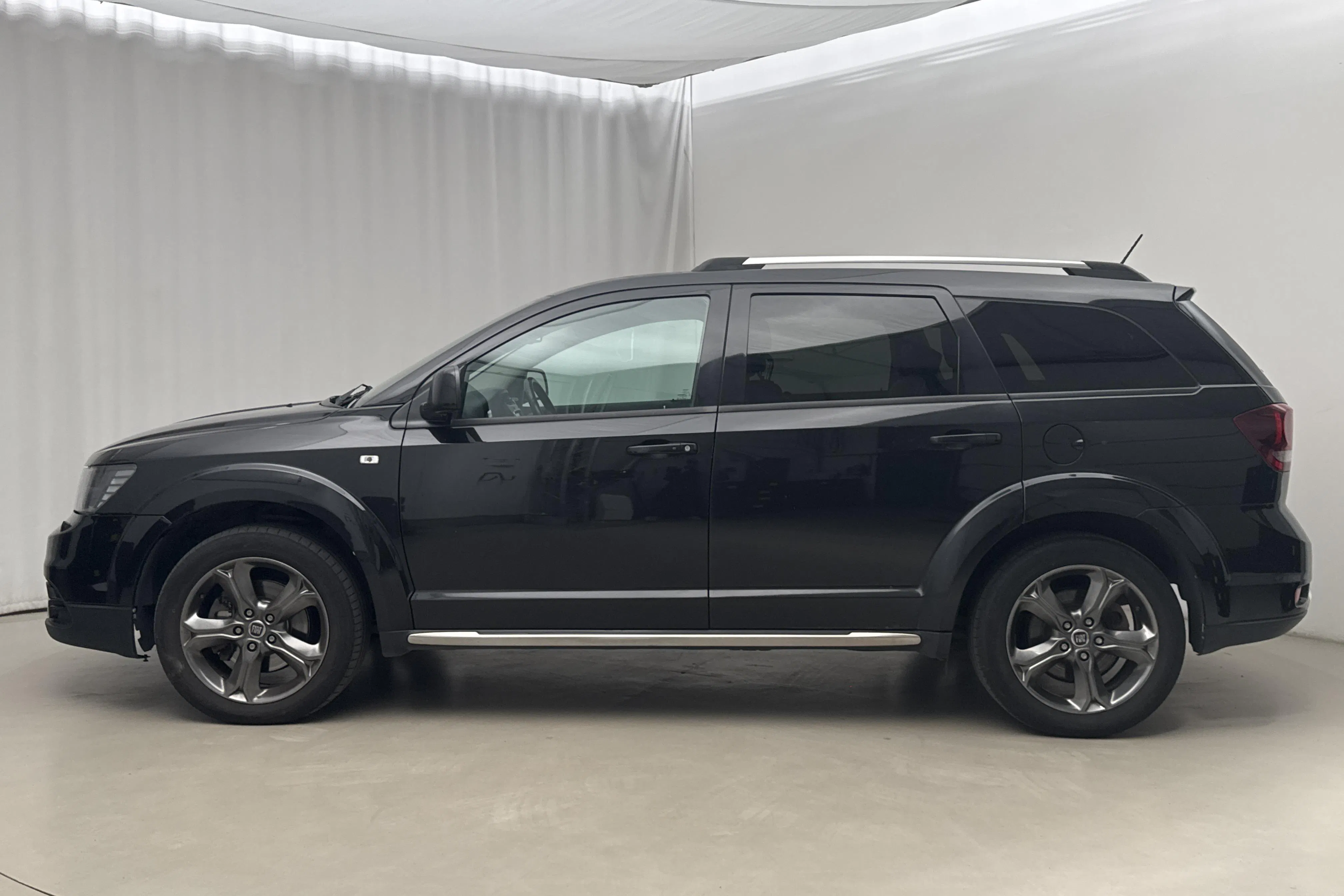 Presentationsfoto 2 av 17: Fiat Freemont 2.0 Multijet AWD (170hk) - 18 279 mil - Automat - svart - 2015