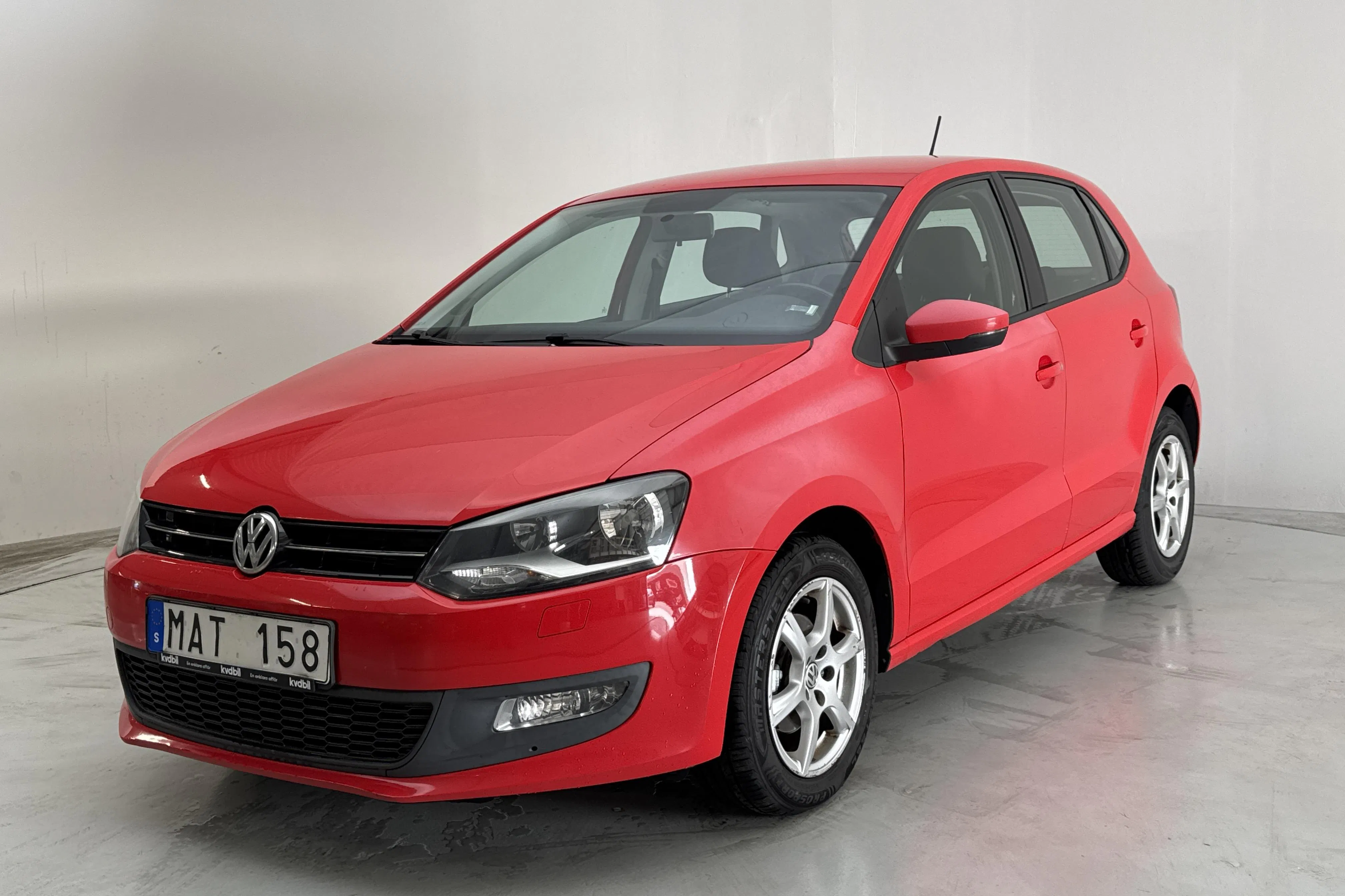 Presentation photo 1 of 12: VW Polo 1.2 TSI 5dr (90hk) - 180 960 km - Manual - red - 2012
