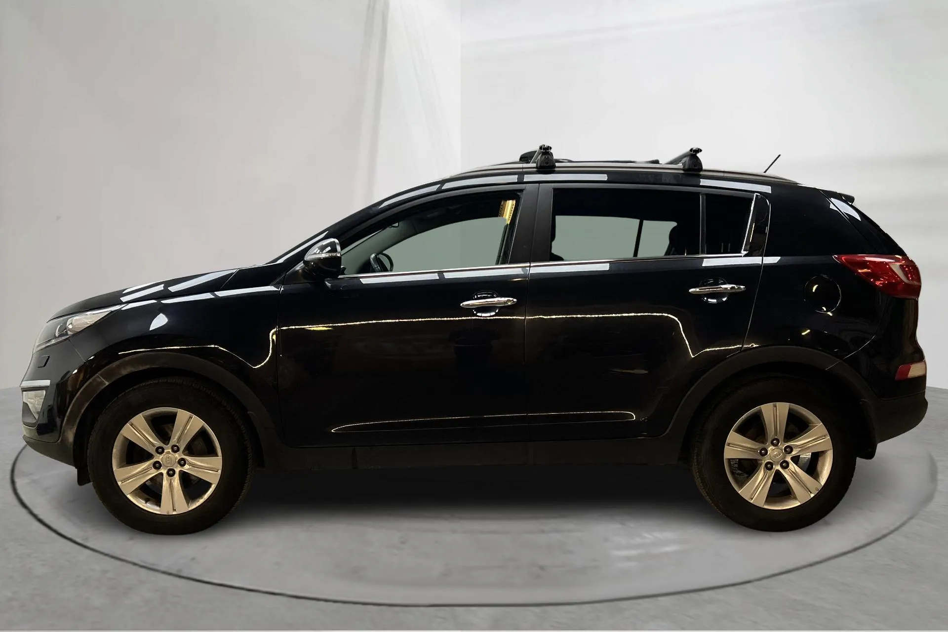 Presentationsfoto 2 av 14: KIA Sportage 1.7 CRDi 2WD (115hk) - 20 190 mil - Manuell - svart - 2013