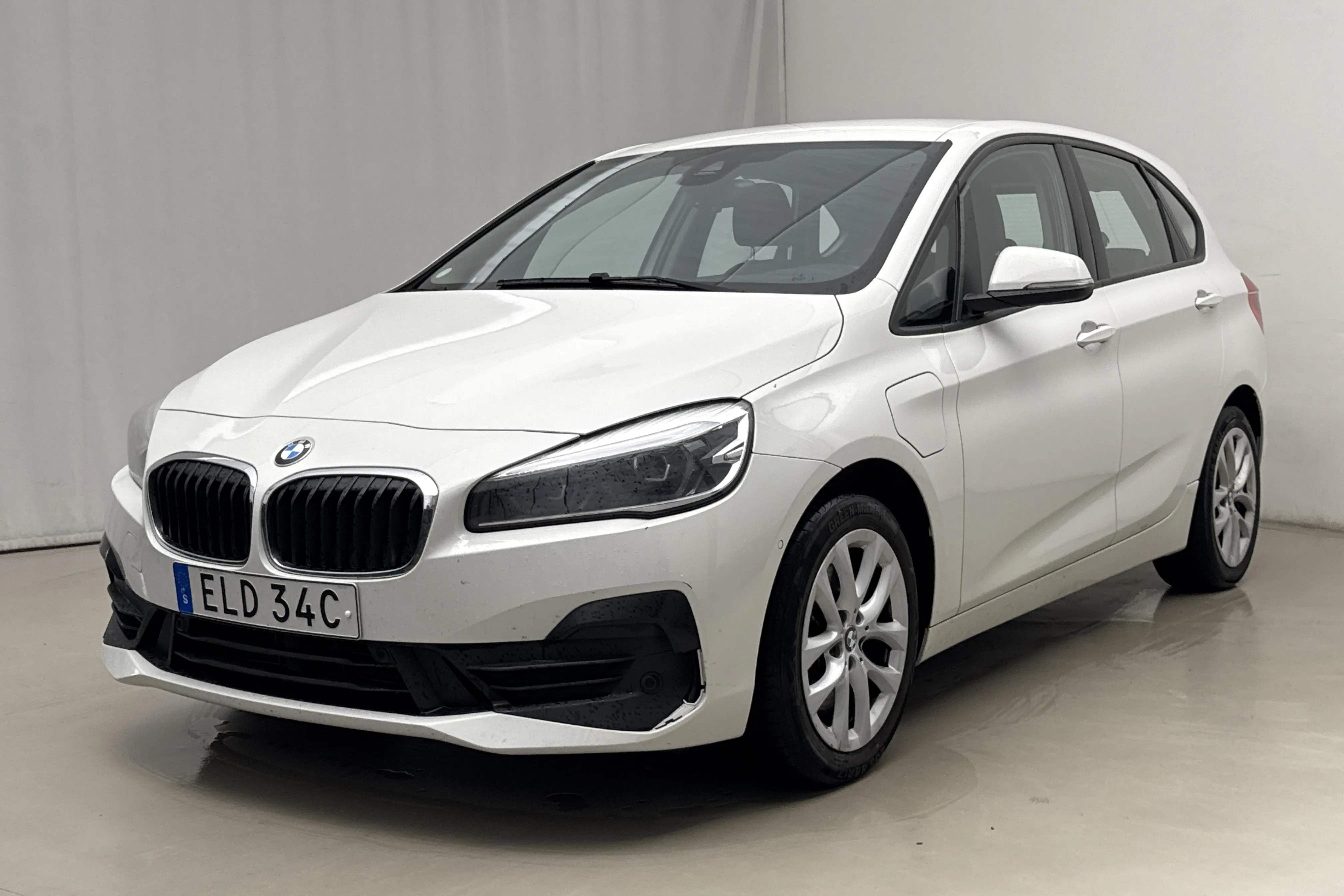 Presentation photo 1 of 21: BMW 225xe Active Tourer LCI iPerformance 9,7kWh, F45 (224hk) - 133 780 km - Automatic - white - 2020