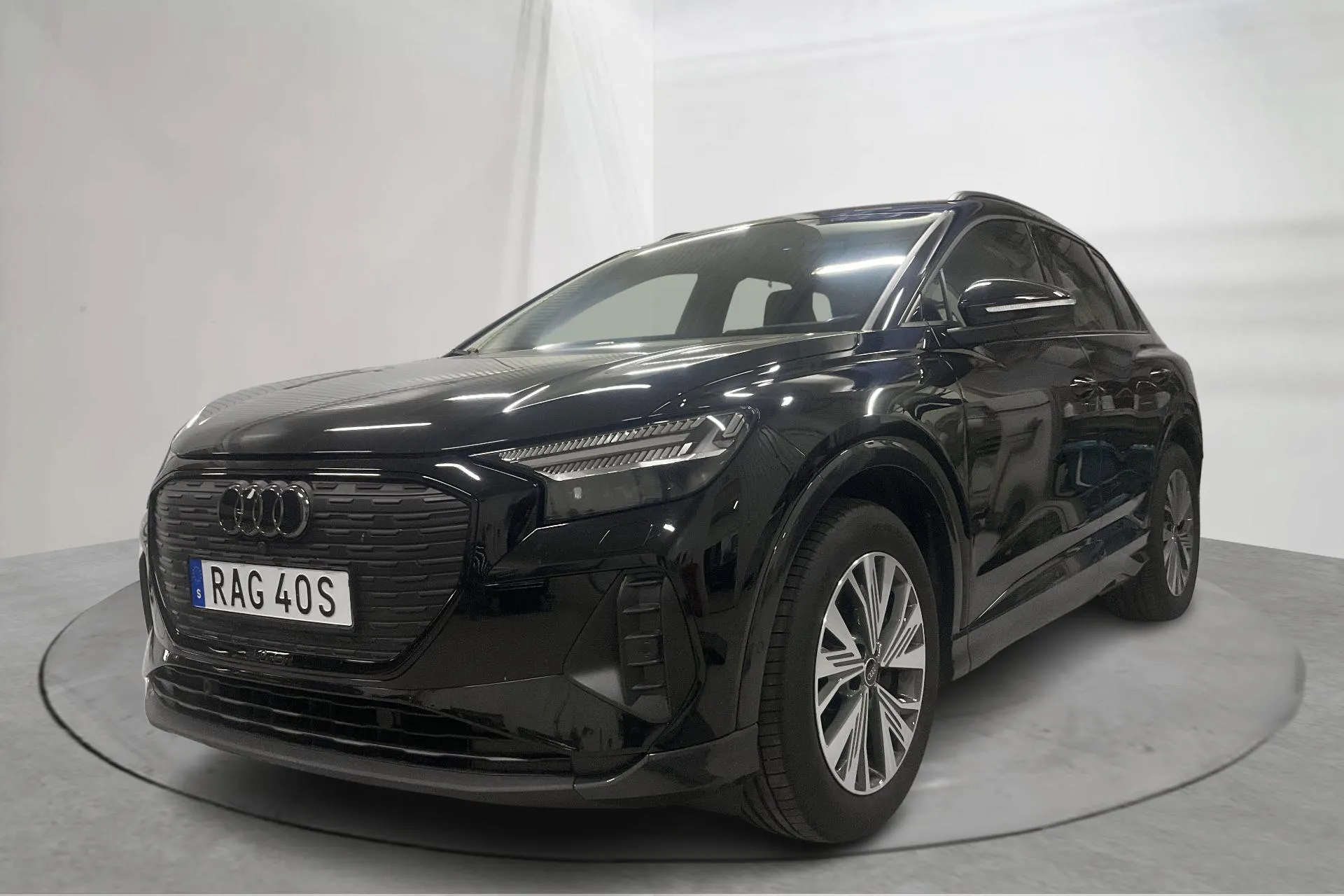 Presentationsfoto 1 av 20: Audi Q4 40 e-tron 77kWh (204hk) - 6 469 mil - Automat - svart - 2023