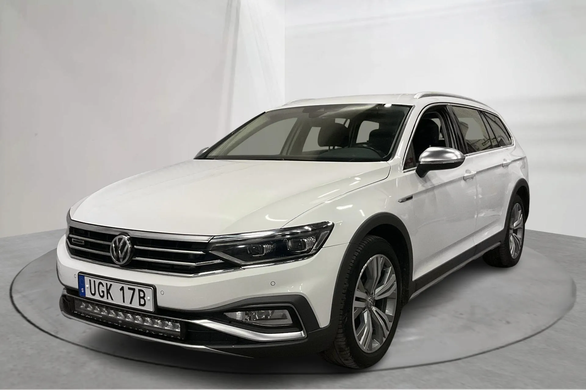 Presentation photo 1 of 18: VW Passat Alltrack 2.0 TDI 4MOTION (190hk) - 81 190 km - Automatic - white - 2020