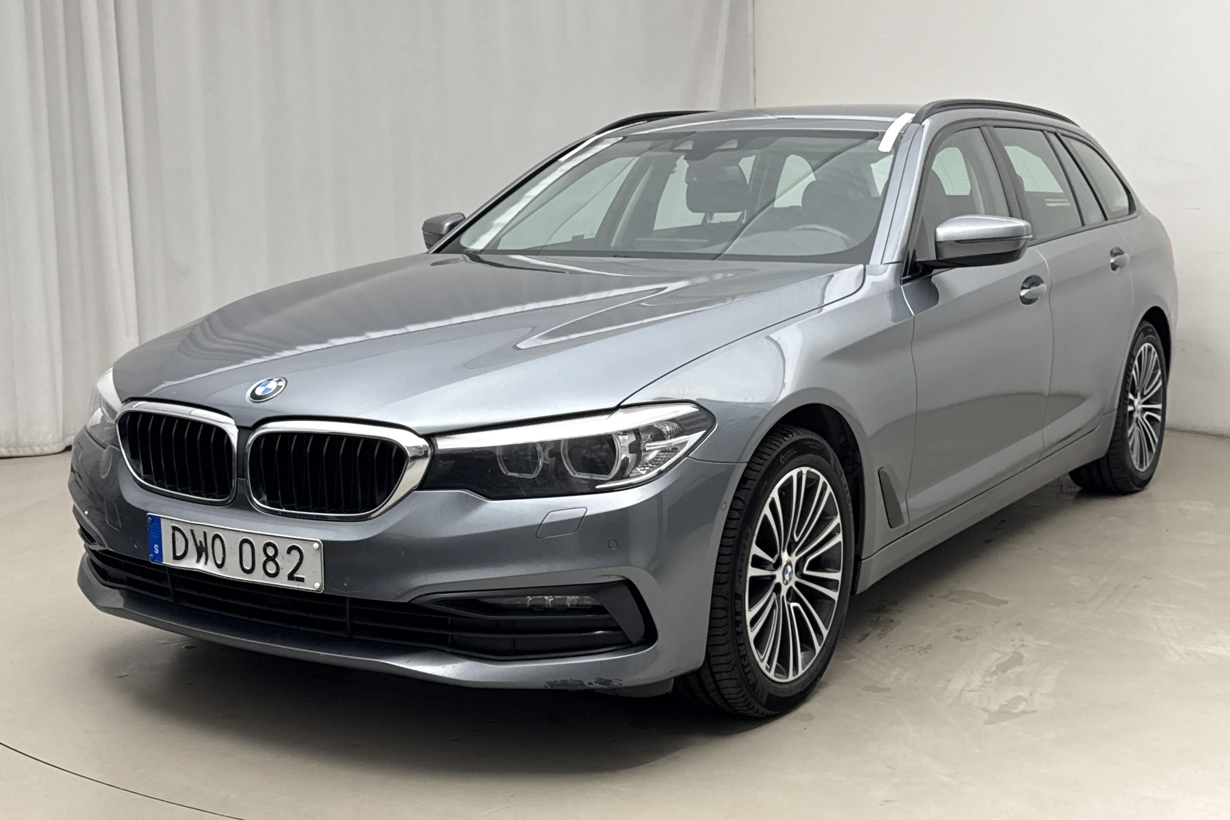 Presentation photo 1 of 19: BMW 520d xDrive Touring, G31 (190hk) - 186 430 km - Automatic - blue - 2019