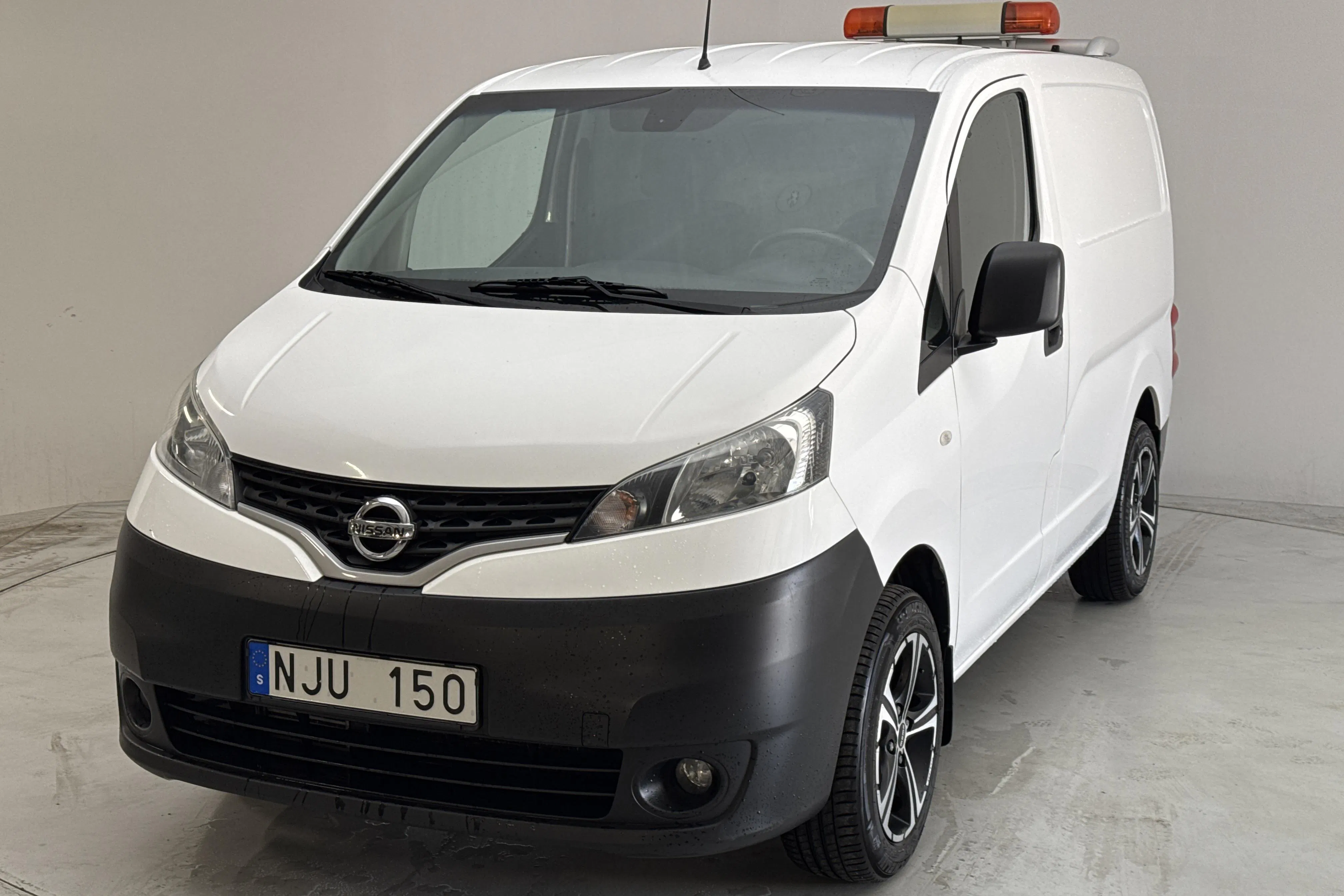Presentation photo 1 of 11: Nissan NV200 1.5 dCi Skåp (90hk) - 72 230 km - Manual - white - 2013