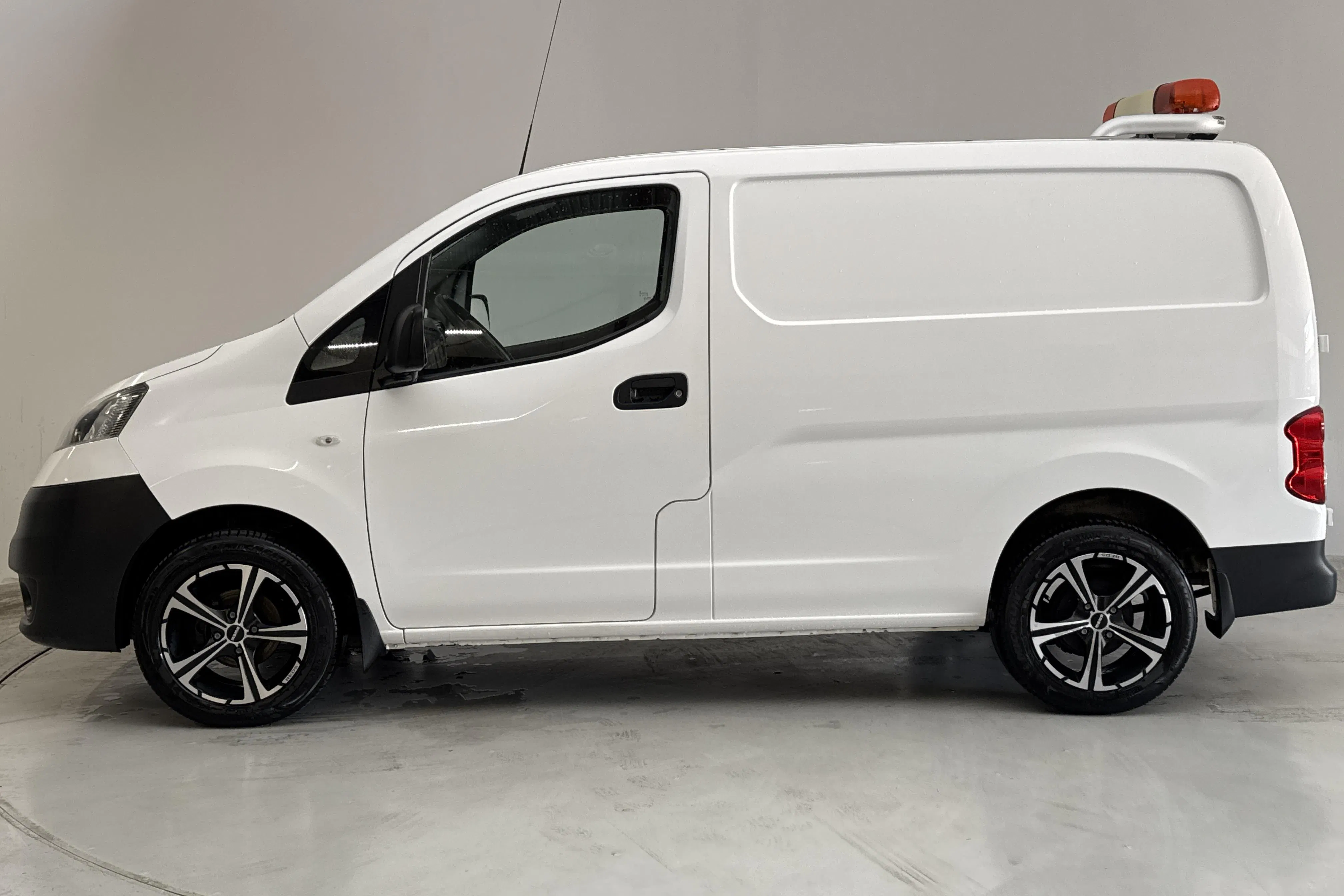 Presentation photo 2 of 11: Nissan NV200 1.5 dCi Skåp (90hk) - 72 230 km - Manual - white - 2013