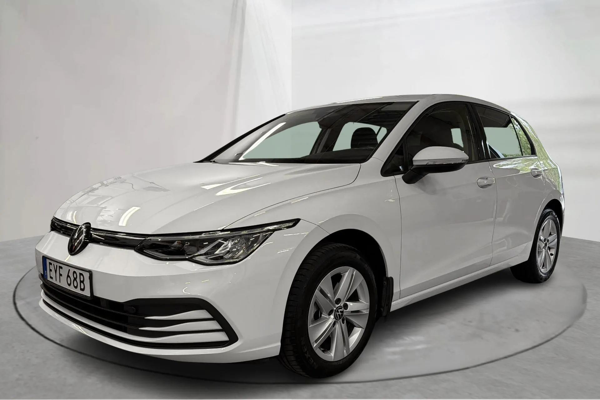 Presentation photo 1 of 14: VW Golf VIII TGI 5dr (130hk) - 12 590 km - Manual - white - 2022