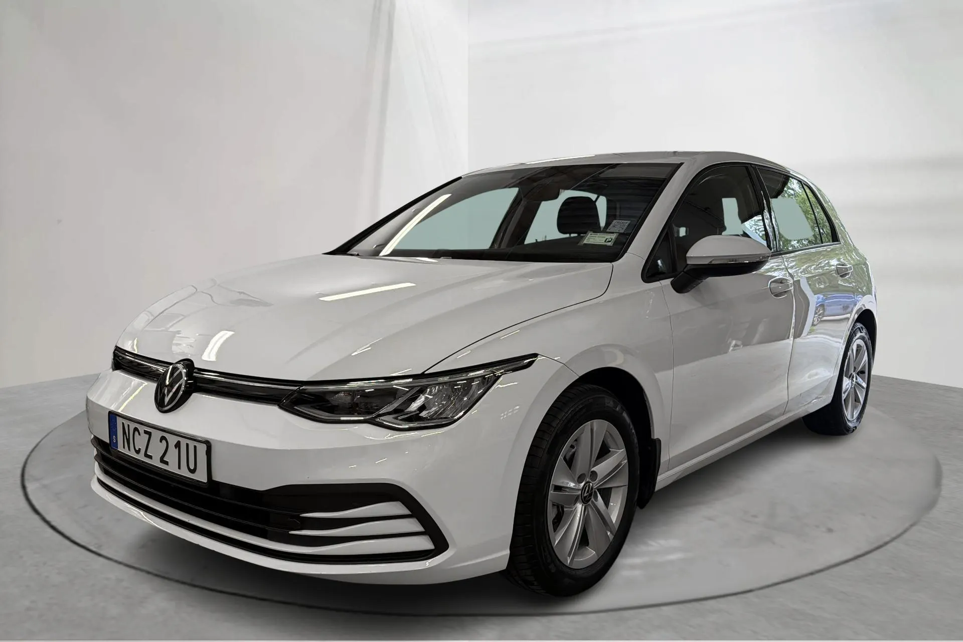 Presentation photo 1 of 14: VW Golf VIII TGI 5dr (130hk) - 18 280 km - Manual - white - 2022
